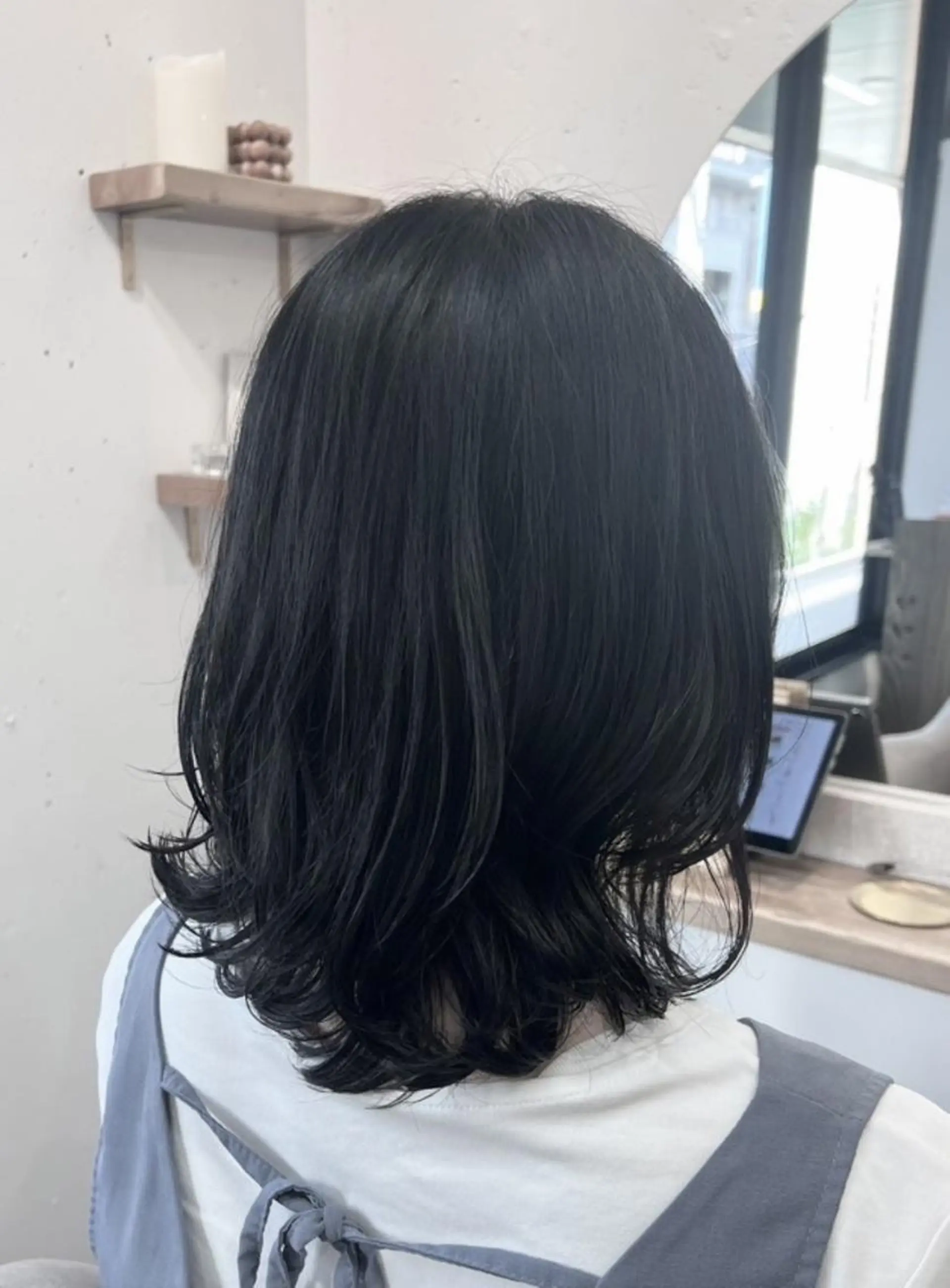 ミディアム カラー ミディアムレイヤー レイヤーカット Hitomi ヒトミの眉毛・アイブロウイメージ