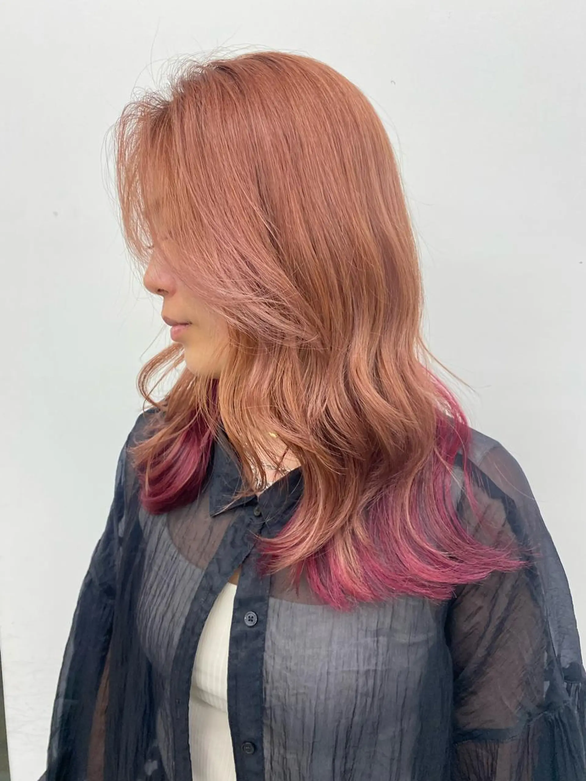 ロング カラー ベージュカラー ブリーチ ピンクカラー ピンクベージュ RAYGLOW  by Headlight 東海店所属・海外ヘア スタイルRIOのヘアスタイル