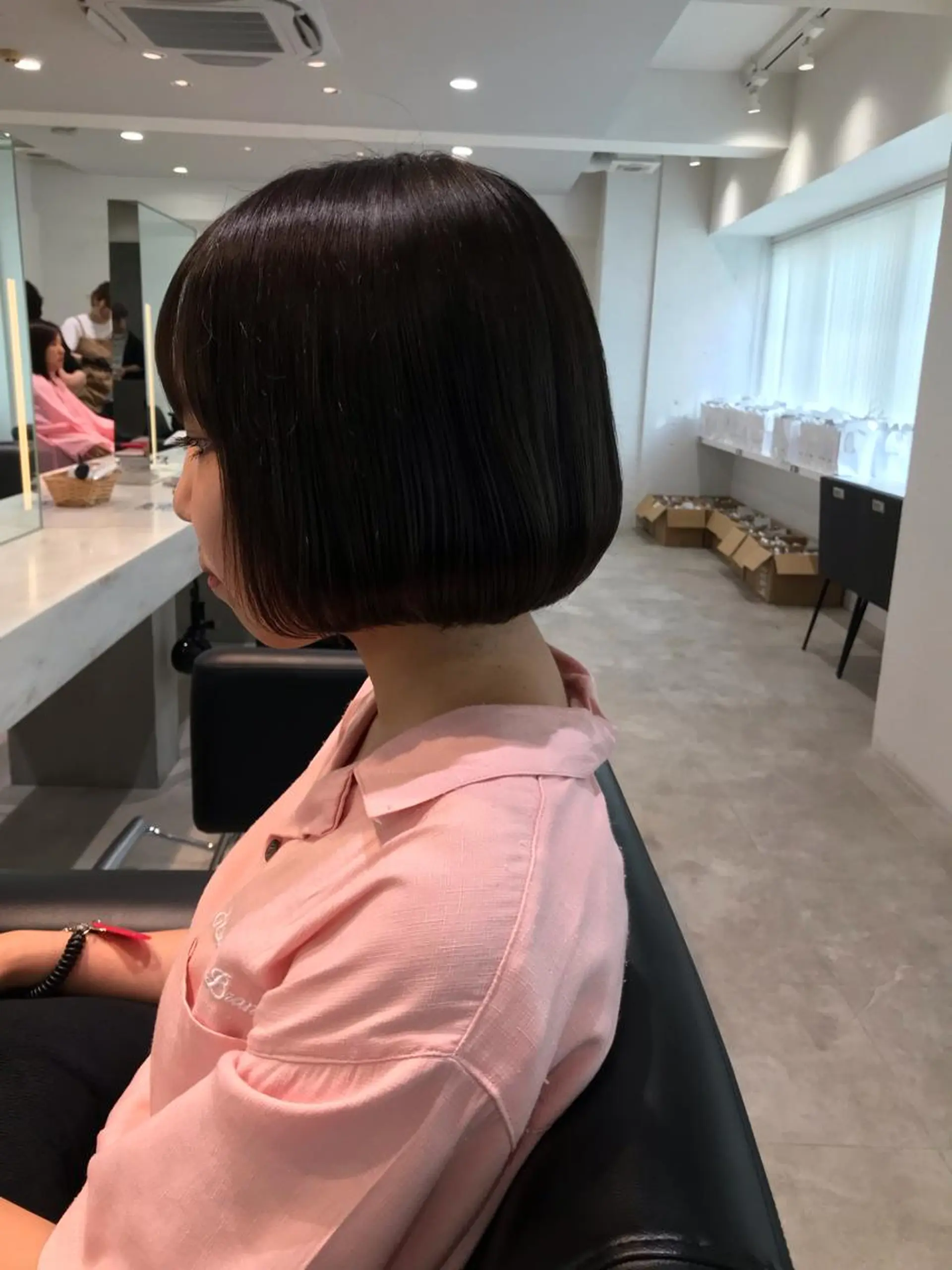 ミディアム 切りっぱなしボブ ボブ 伸ばしかけ ベージュ/オリーブ ボブ/小笠原汐海のヘアスタイル