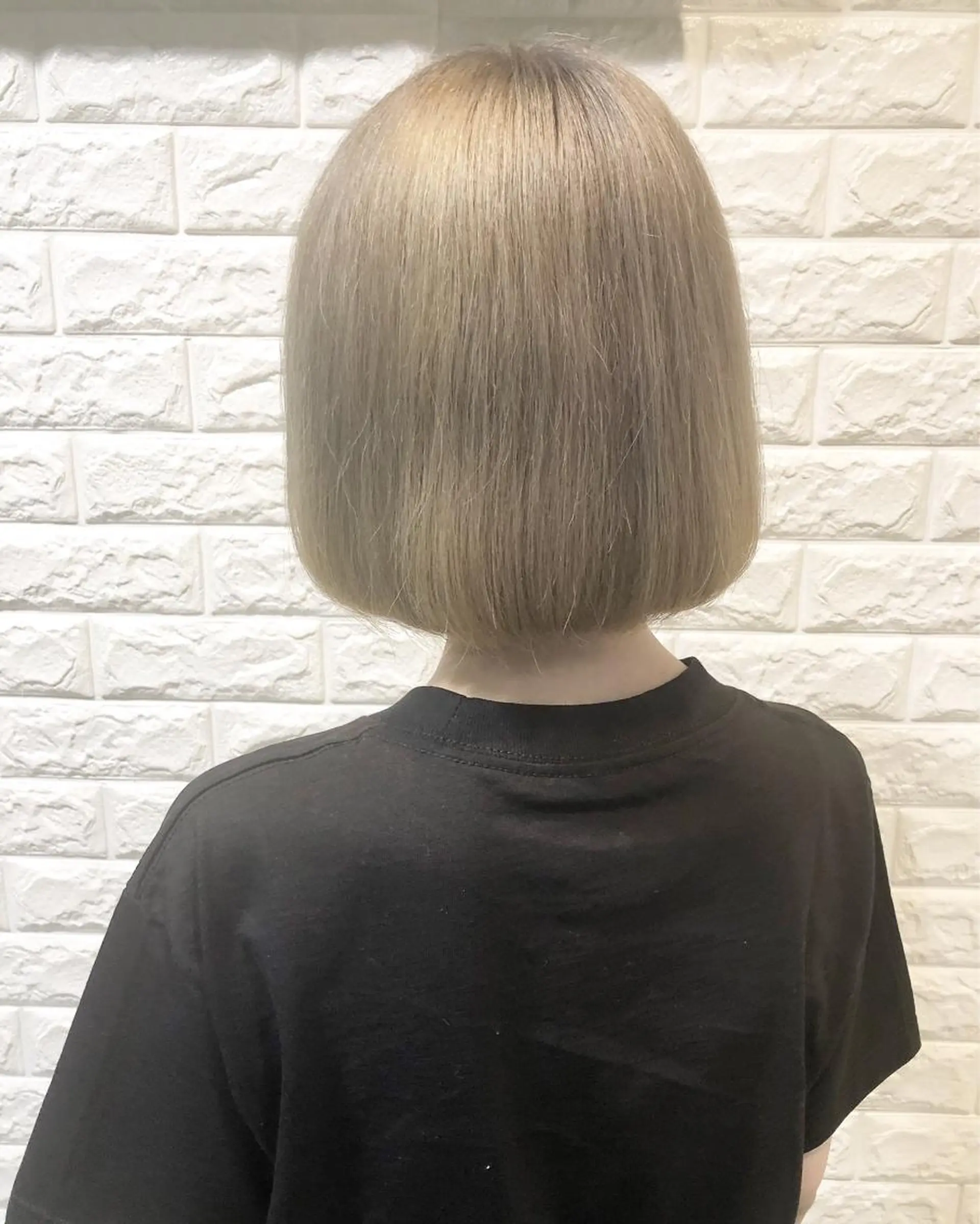 ショート カラー ベージュカラー ボブ 西本 夏美のヘアスタイル