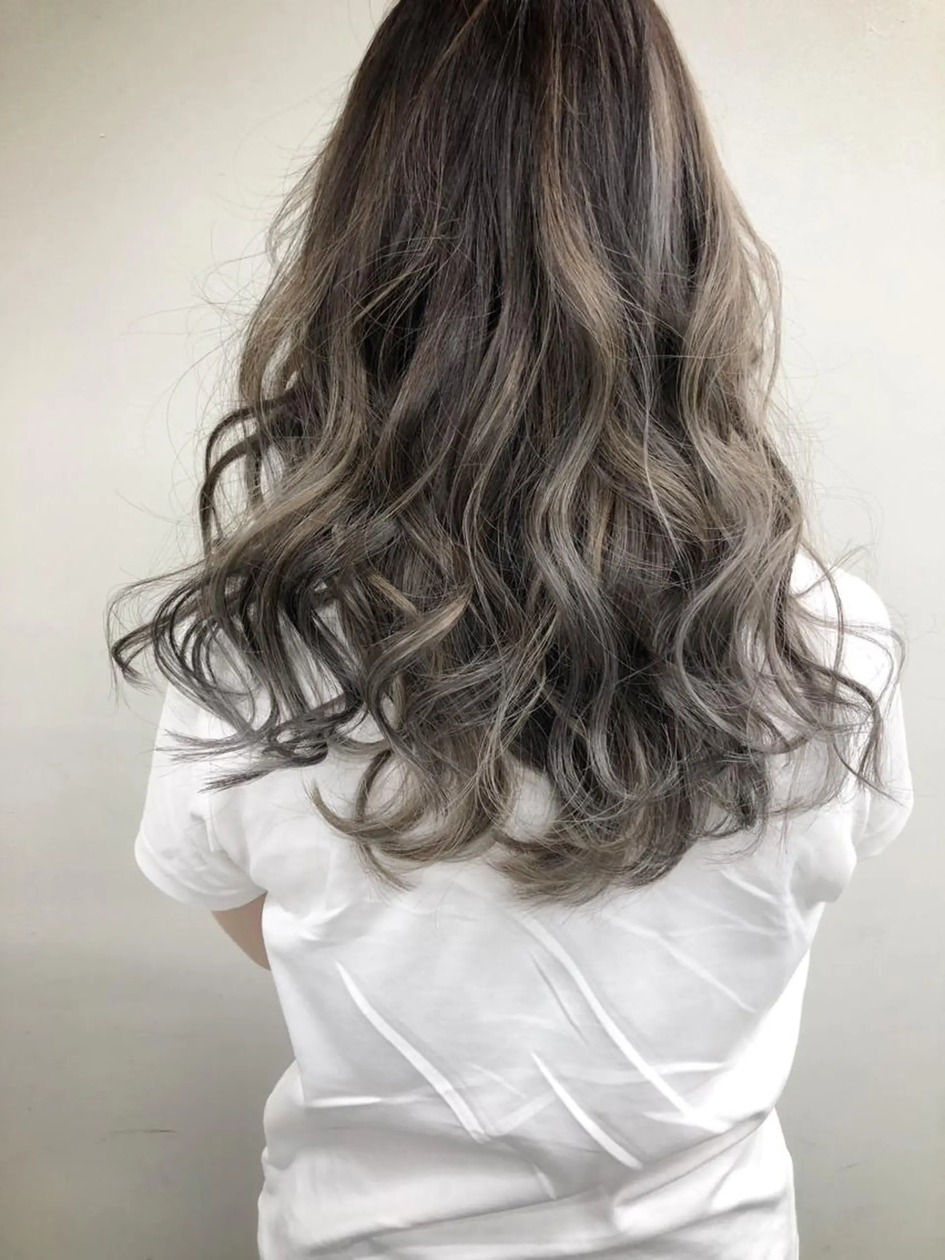 ロング ハイライト 小澤大輔 YOLO hairのヘアスタイル