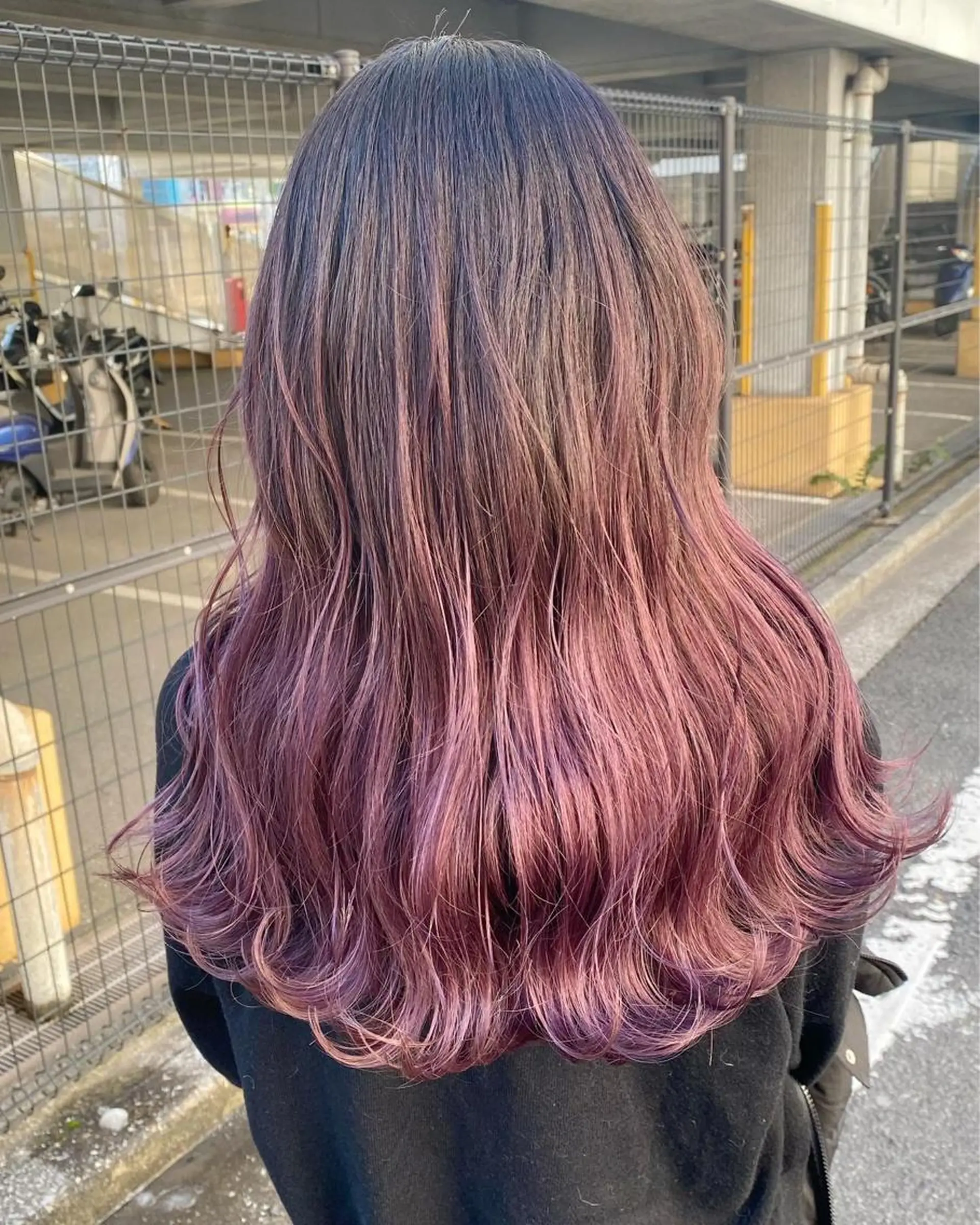 ロング カラー バレイヤージュ レイヤーカット ヘアカラー トリートメント Tsuyoki .のヘアスタイル