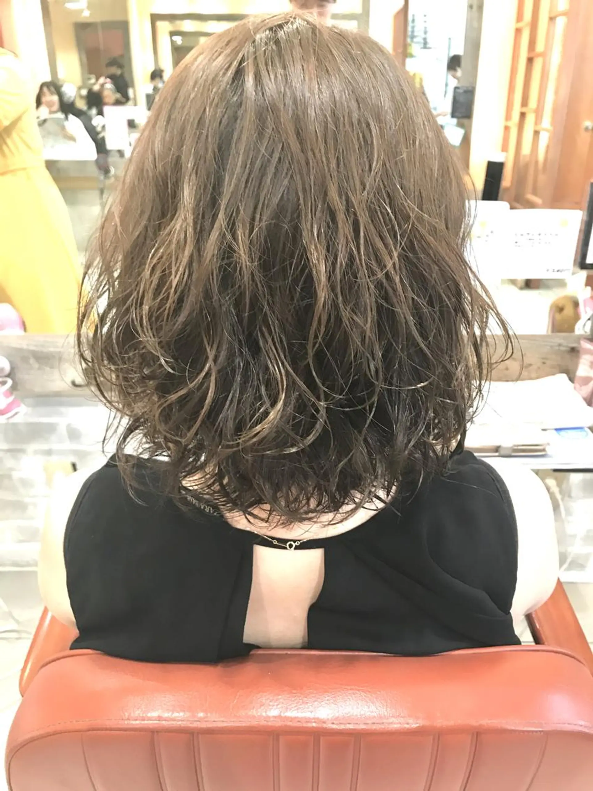 ミディアム カラー パーマ ミディアムパーマ 透明感カラー ハイライトカラー ボブ くせ毛 増子 幹樹のヘアスタイル