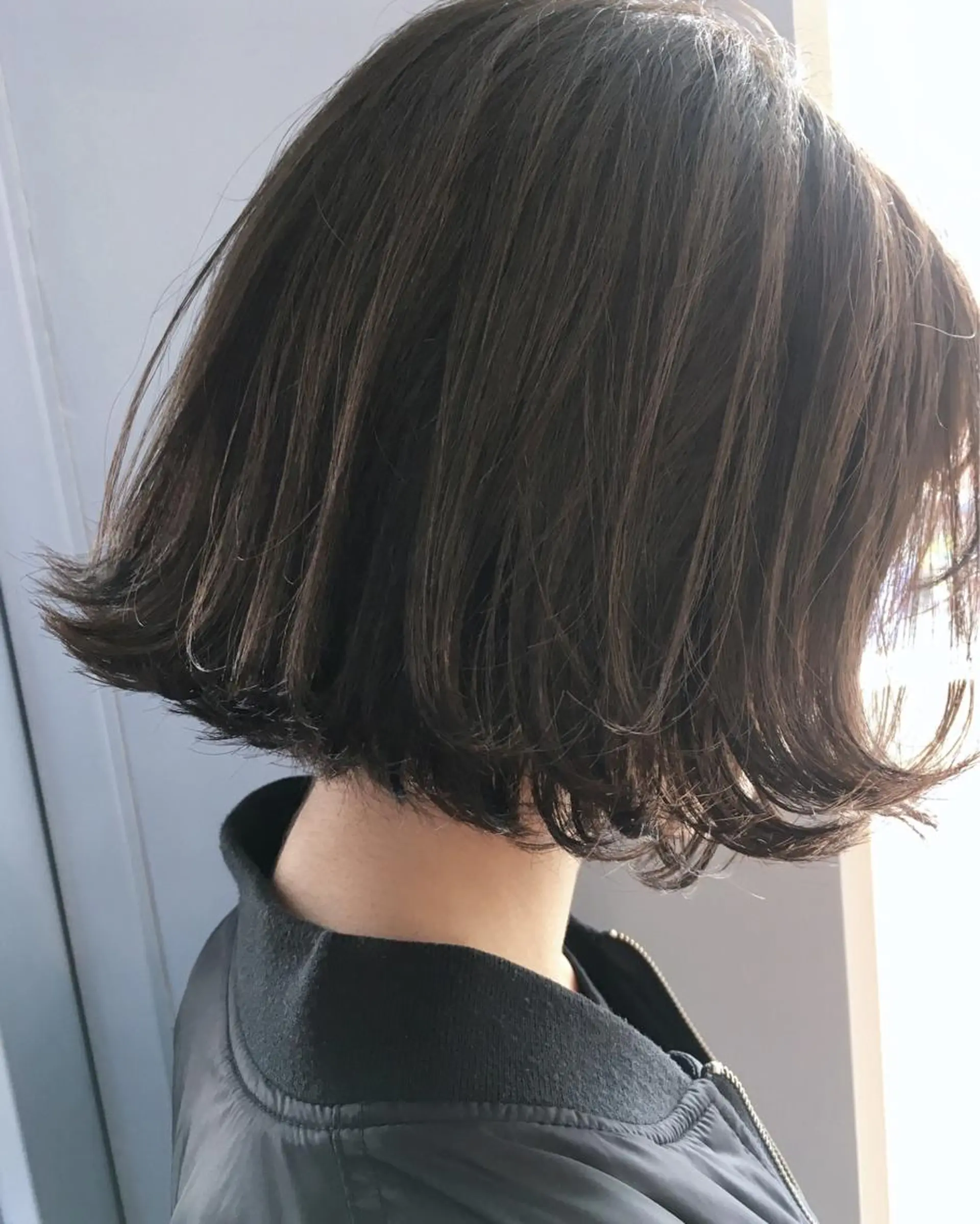 ショート カラー 透明感カラー ボブ 外ハネヘア 山口 悟のヘアスタイル