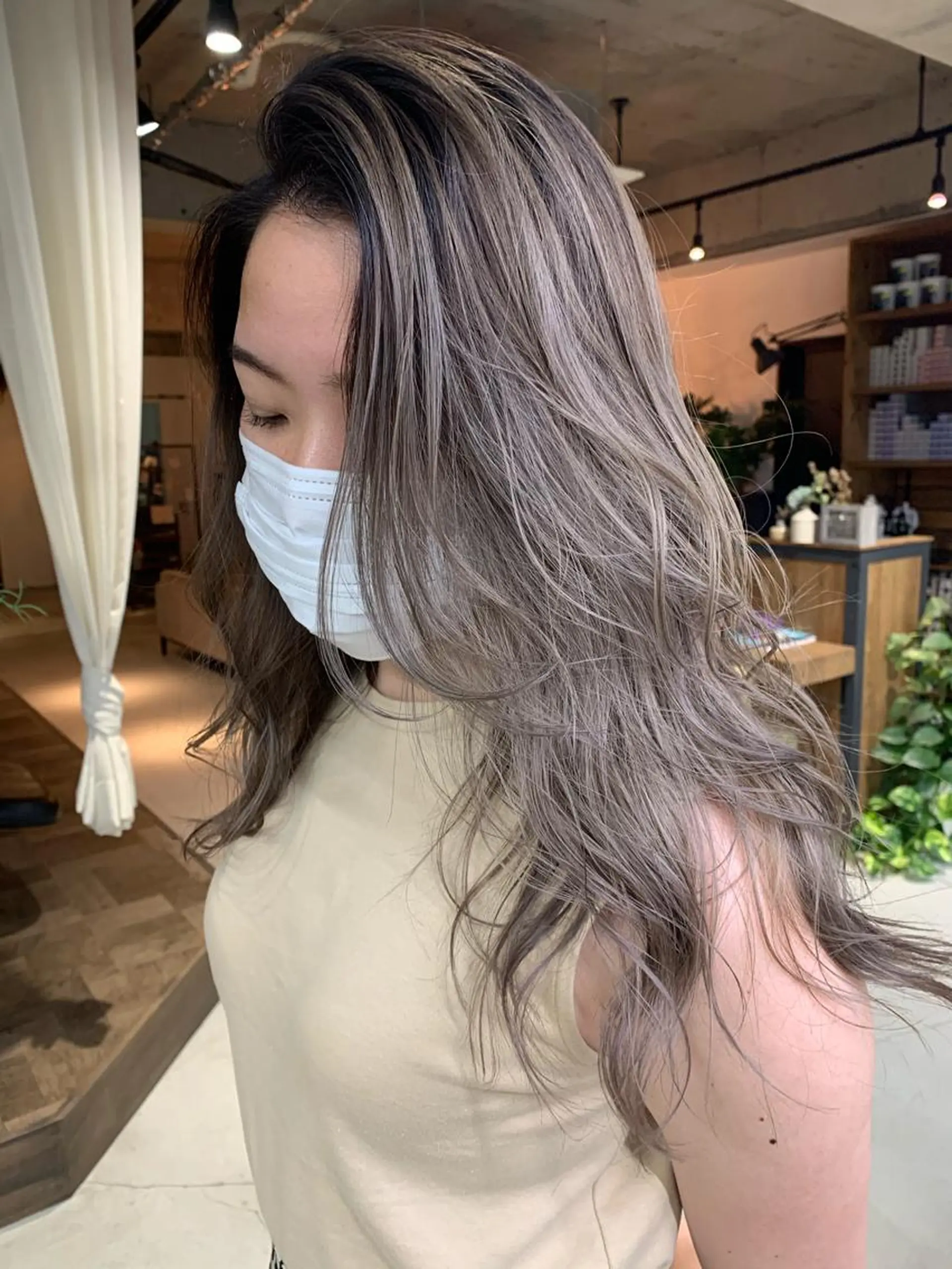 ロング カラー momo 岡崎のヘアスタイル