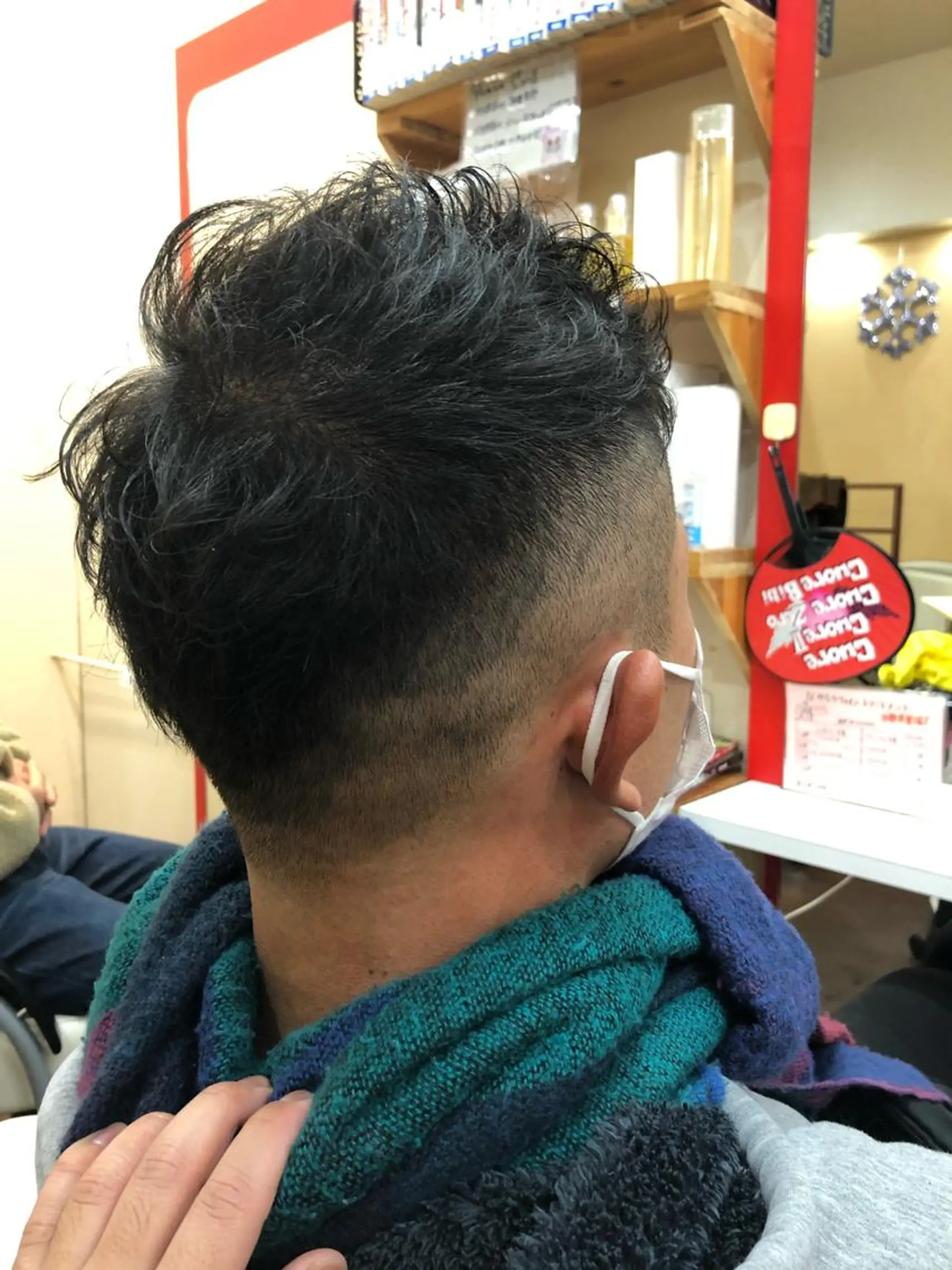 メンズ フェードカット モヒカン ソフトモヒカン まさき✂︎ブリーチ／ デザインカラーのヘアスタイル