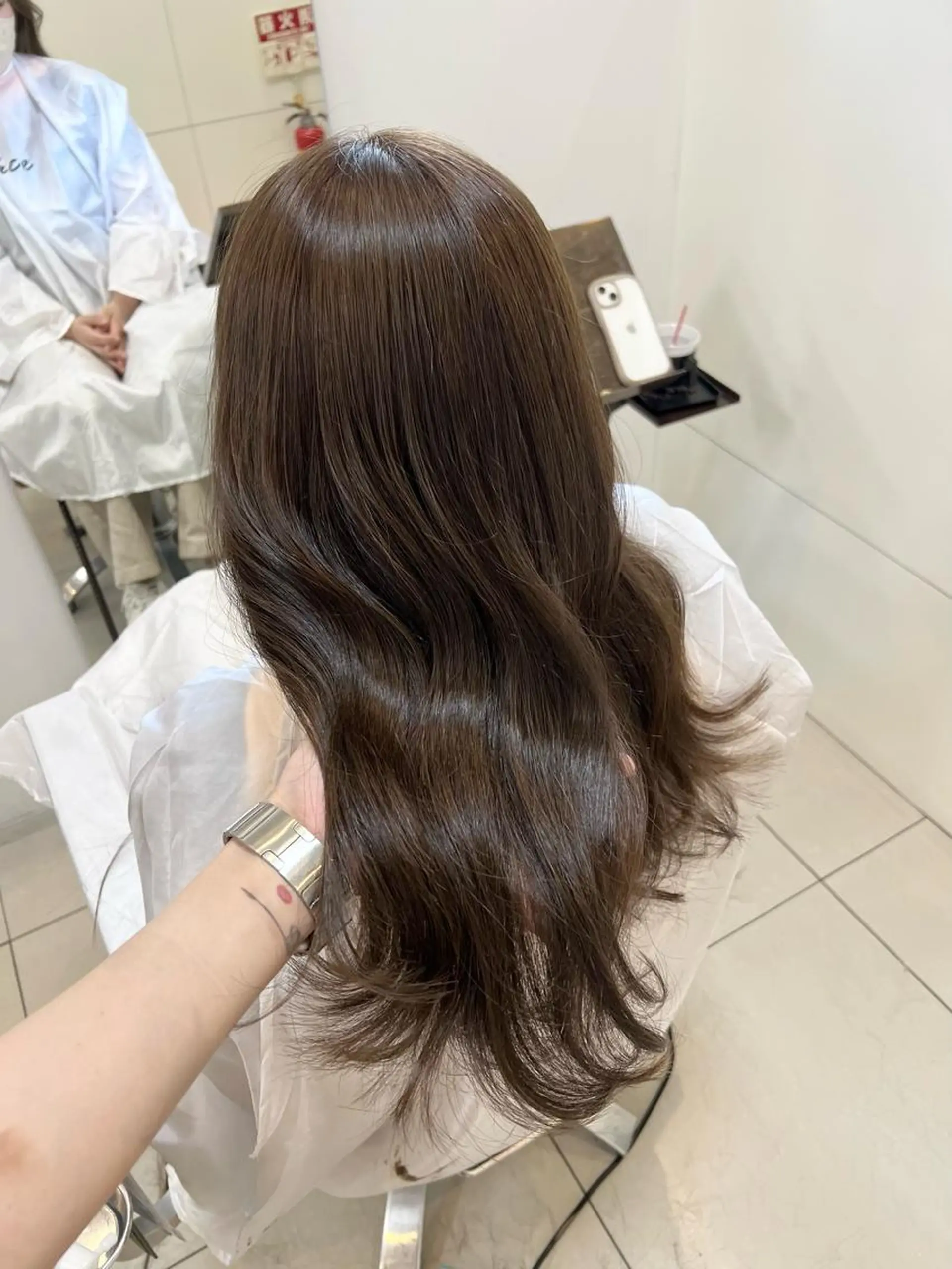 ロング カラー ベージュカラー イルミナカラー オリーブベージュ SOYONなんば店 ／韓国風のヘアスタイル