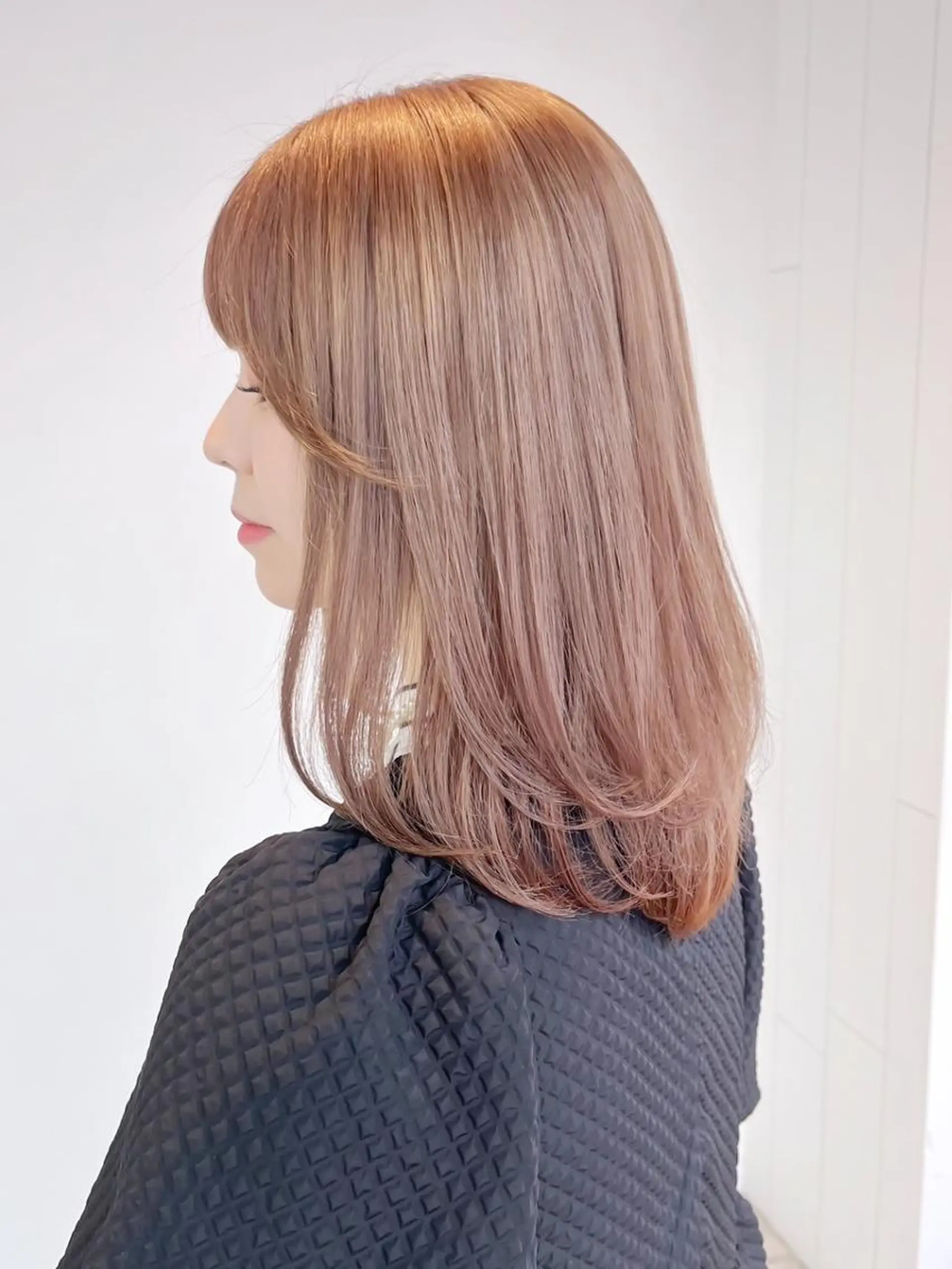 カラー ミディアム ベージュカラー くびれヘア レイヤーカット カット ヘアカラー トリートメント ITby ALBUM 北千住店のヘアスタイル
