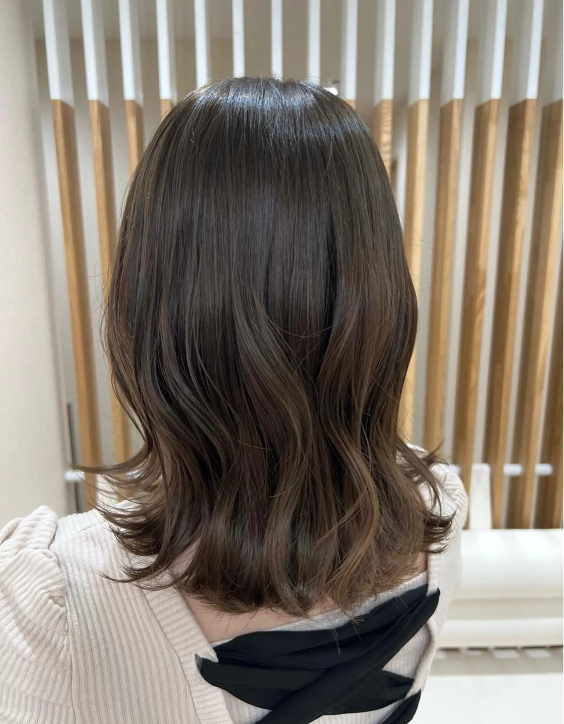 ミディアム ヘアカラー トリートメント ヘッドスパ mina .のヘアスタイル