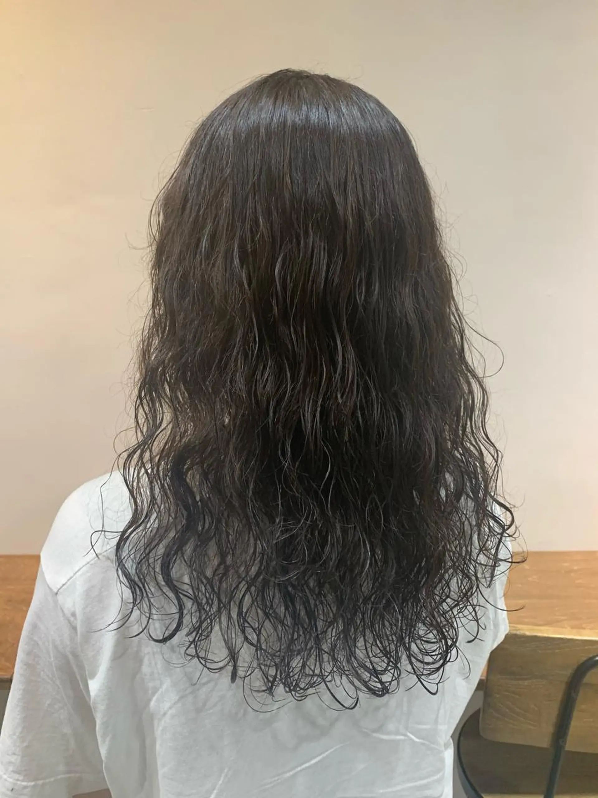 セミロング パーマ カット パーマ トリートメント ヘアセット ハイトーン/レイヤー 💜Akaneのヘアスタイル