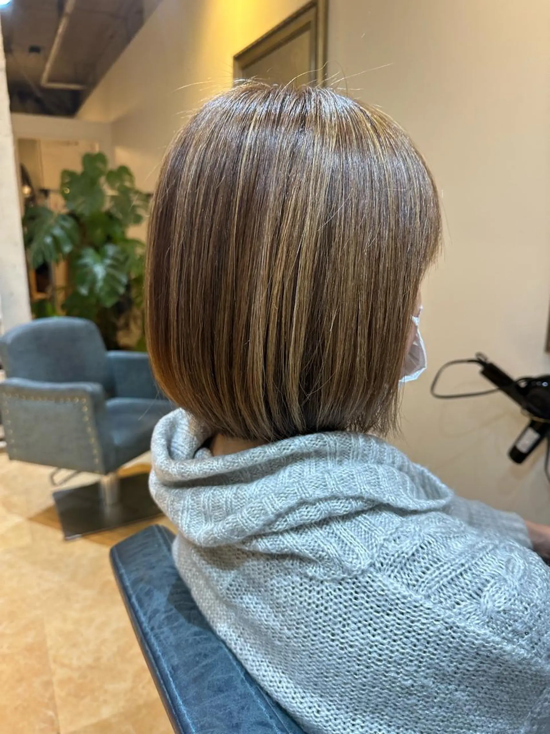 ミディアム ハイライト カット ヘアカラー 髪質改善ayame 横山諒のヘアスタイル