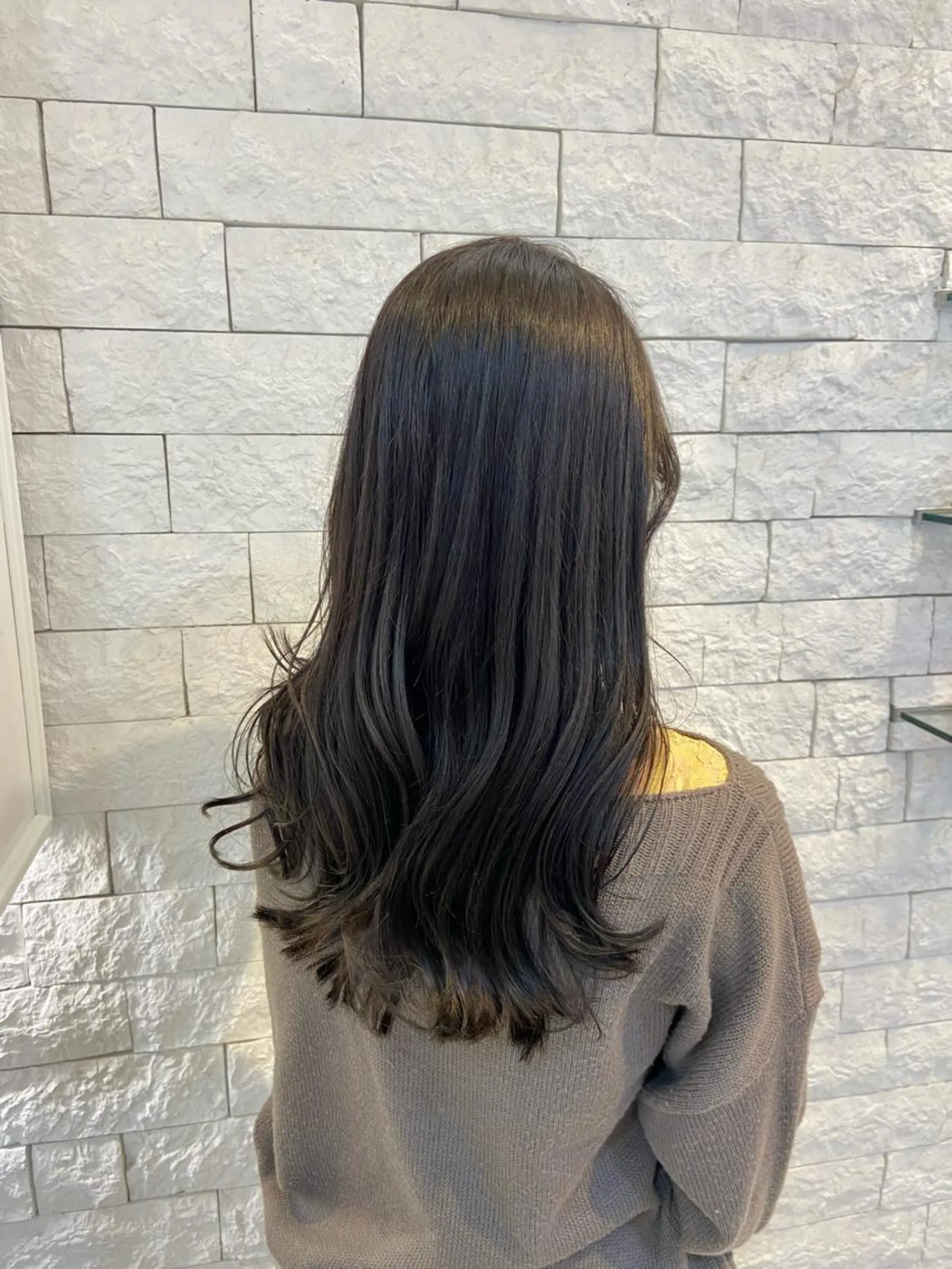 ロング カラー アッシュ アッシュグレー 透明感カラー トリートメント BiBi 松田歩 吉祥寺/カットのヘアスタイル