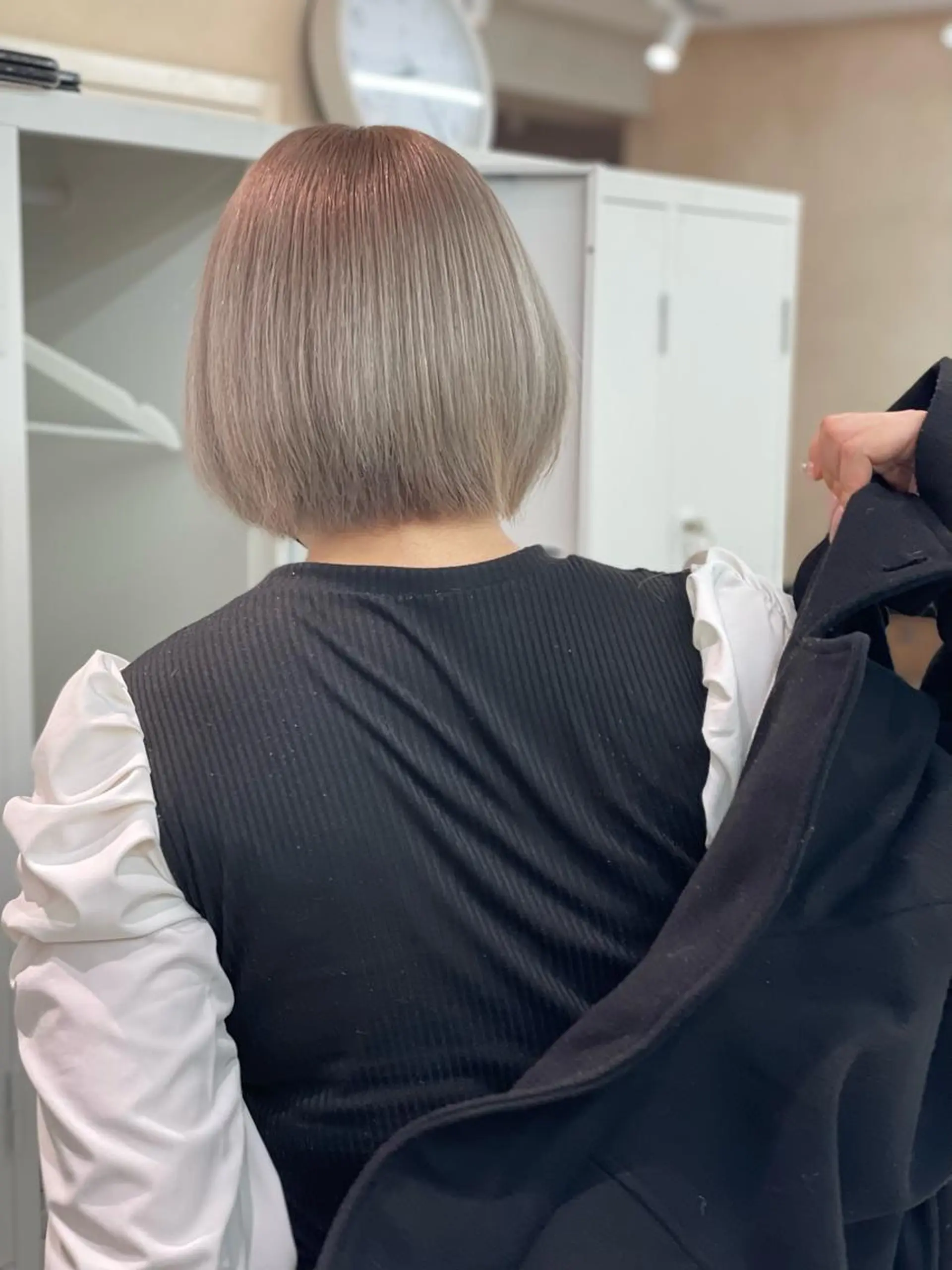 ショート カラー ショーヤ/ブリーチ /バレイヤージュのヘアスタイル