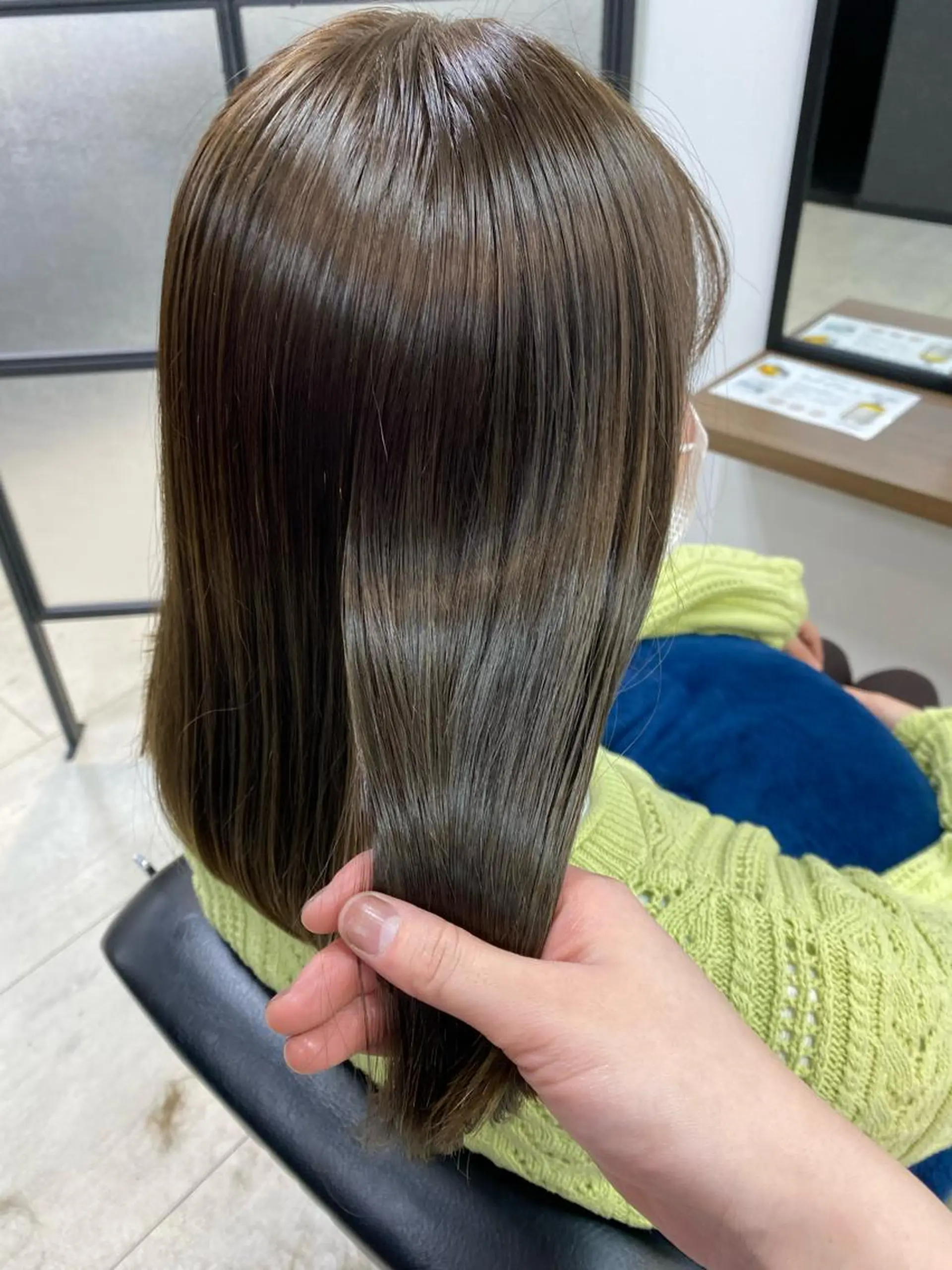 ミディアム カット ヘアカラー トリートメント 月野涼風 /レイヤーカットのヘアスタイル