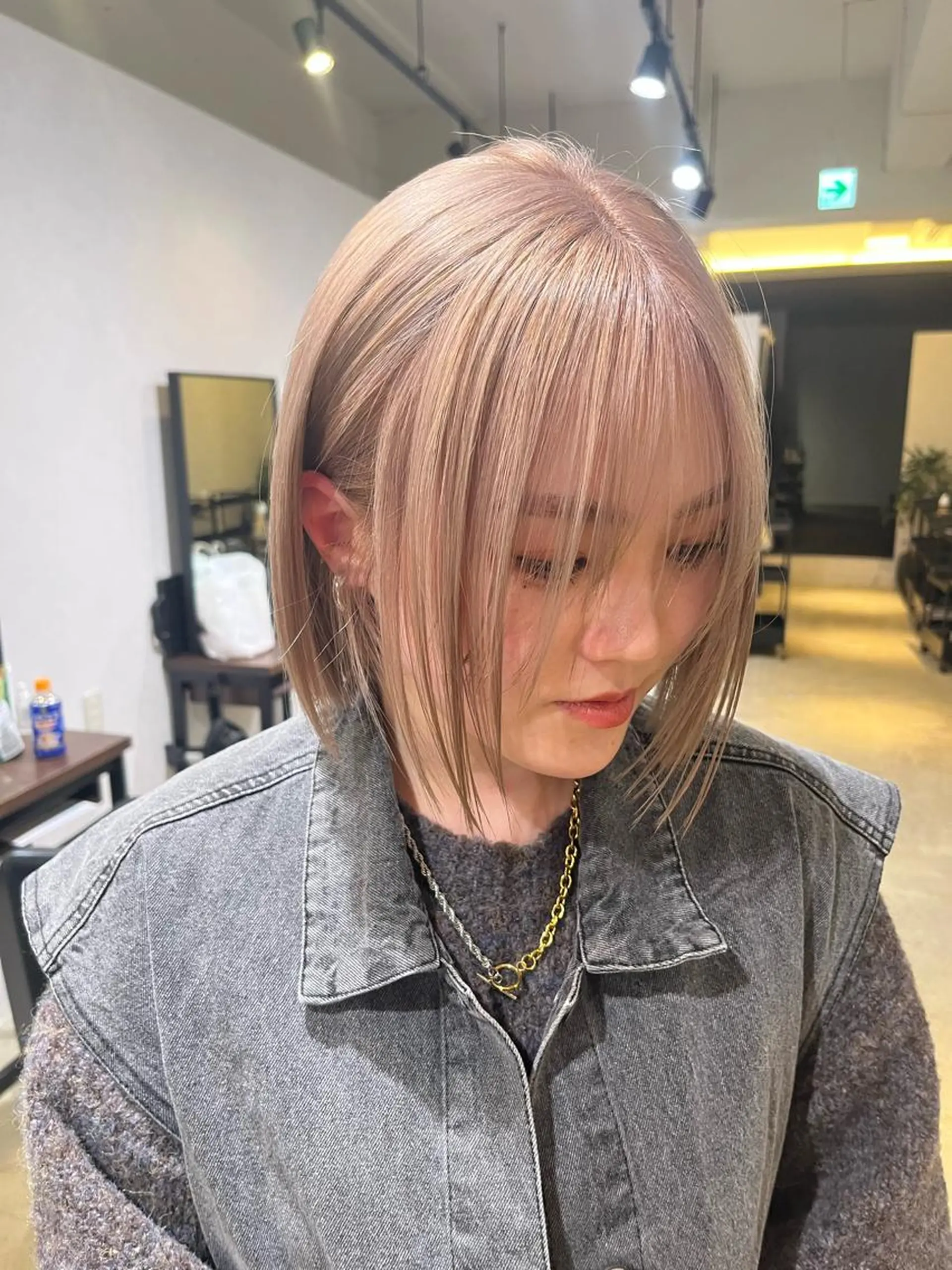 ショート ヘアカラー 心斎橋/海外レイヤー 募集中三好玲奈のヘアスタイル