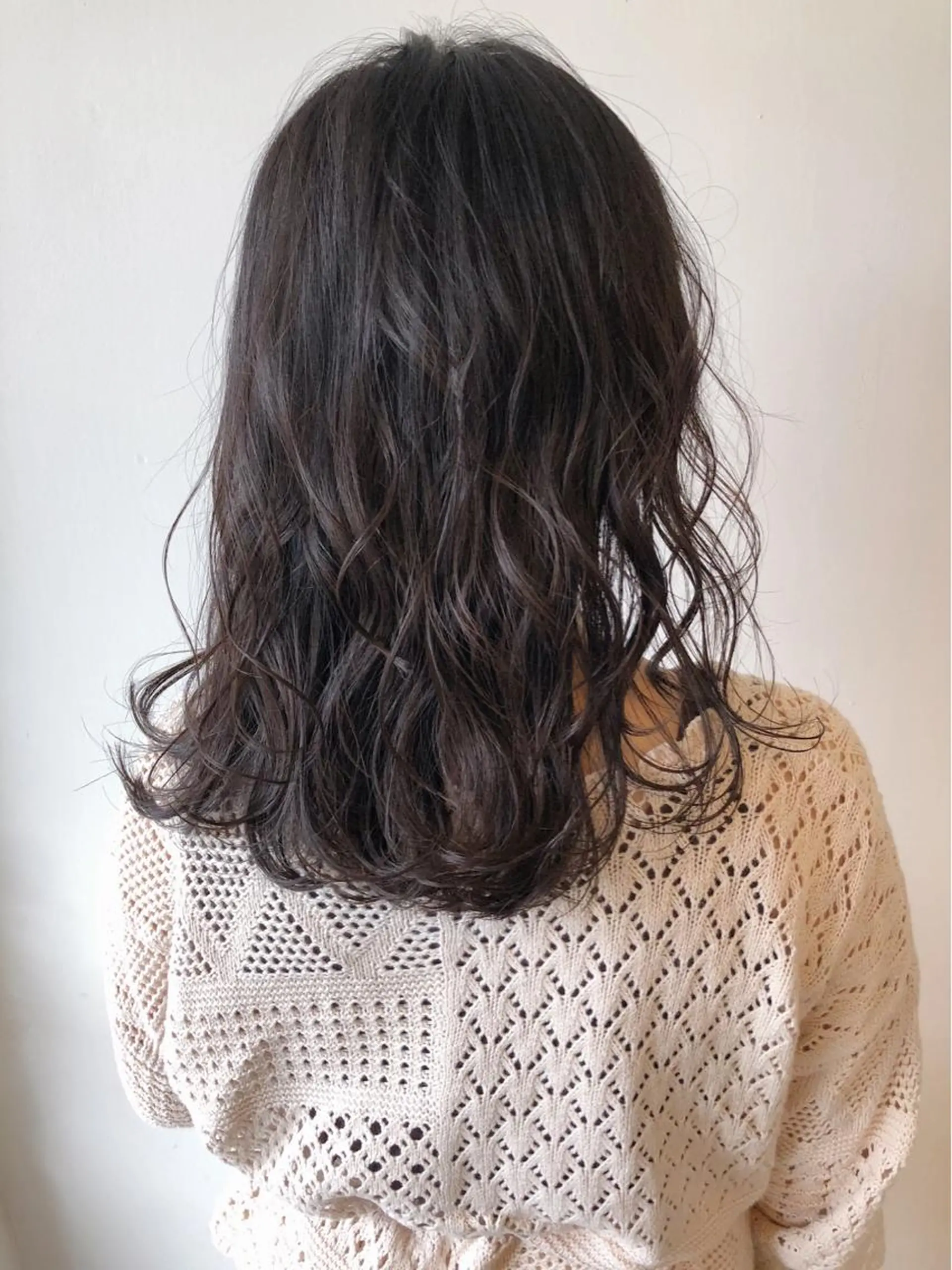 ミディアム カラー 安藤 佑衣のヘアスタイル