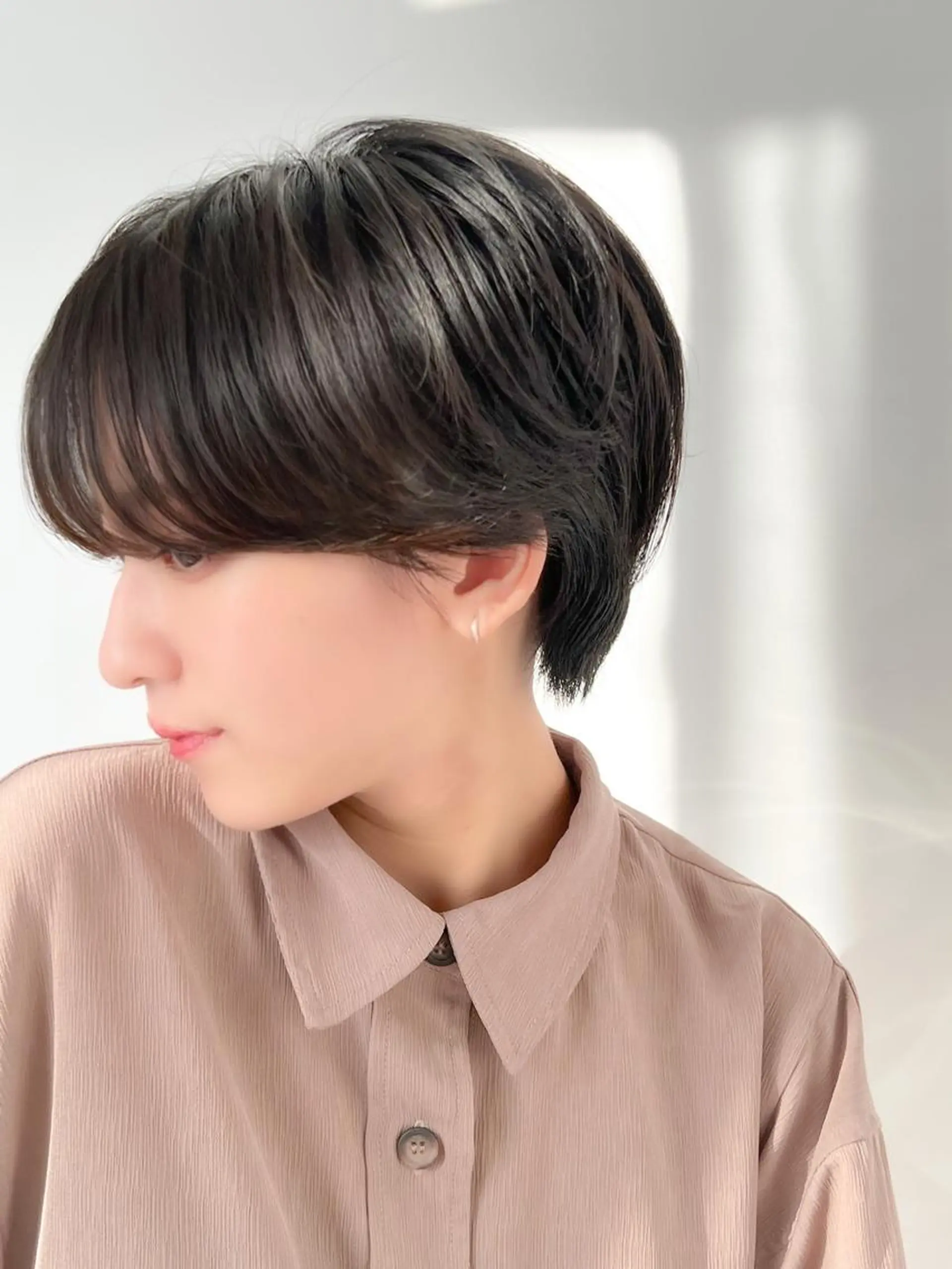 ショート 顔周りカット/髪質 改善/透明感カラーのヘアスタイル