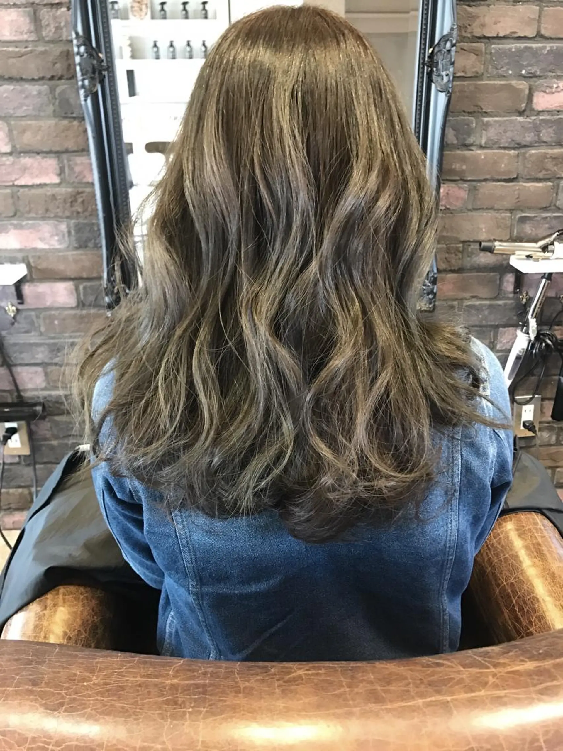 セミロング カラー パーマ ヘアアレンジ グレージュ ハイライトカラー ハイライト olga所属・松尾謙佑【ハイライト LEDエクステ】のヘアスタイル