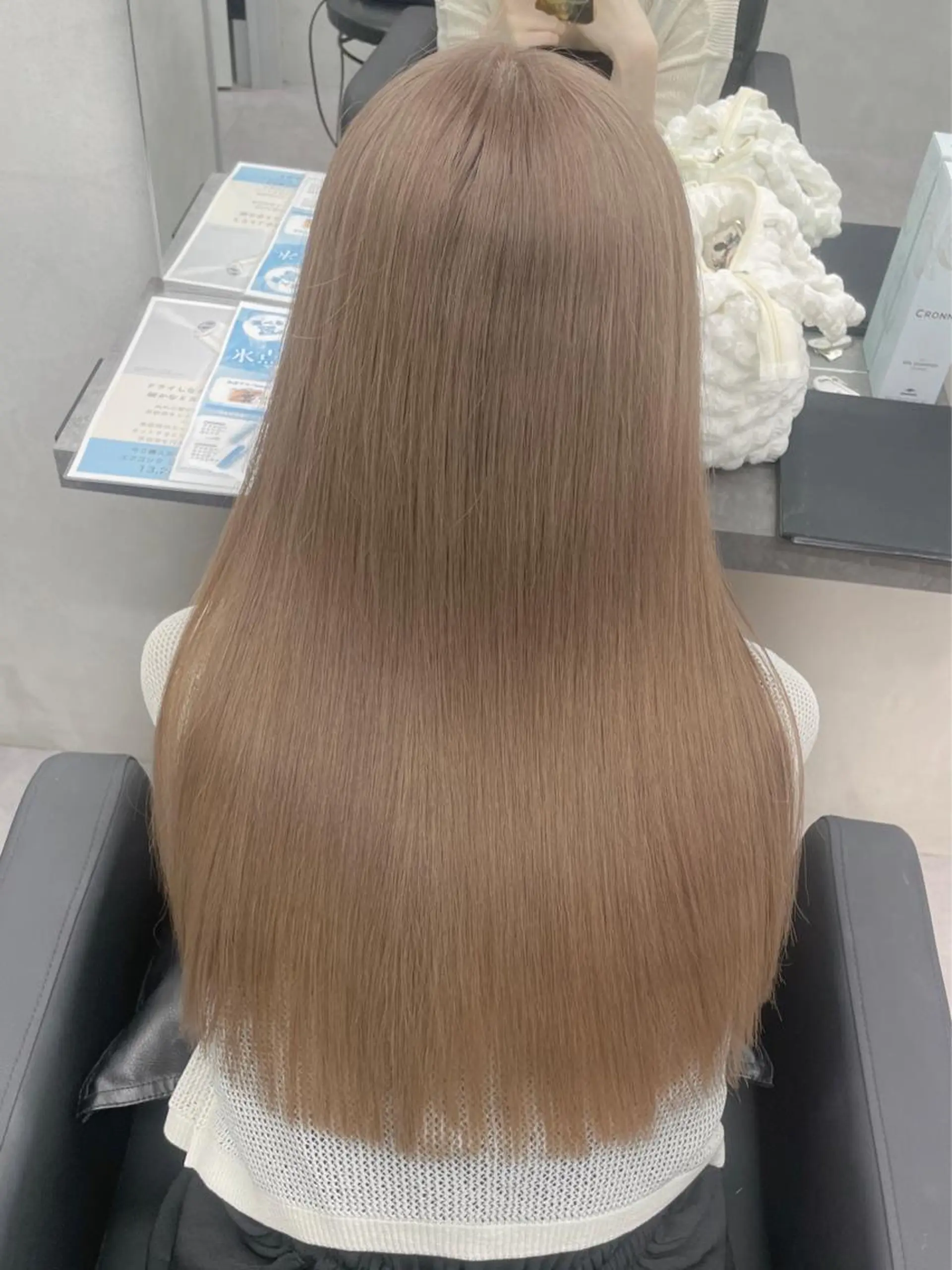 ロング カラー アッシュ バレイヤージュ ベージュカラー 黒髪 ブリーチ ikuma/ ミルクティーのヘアスタイル