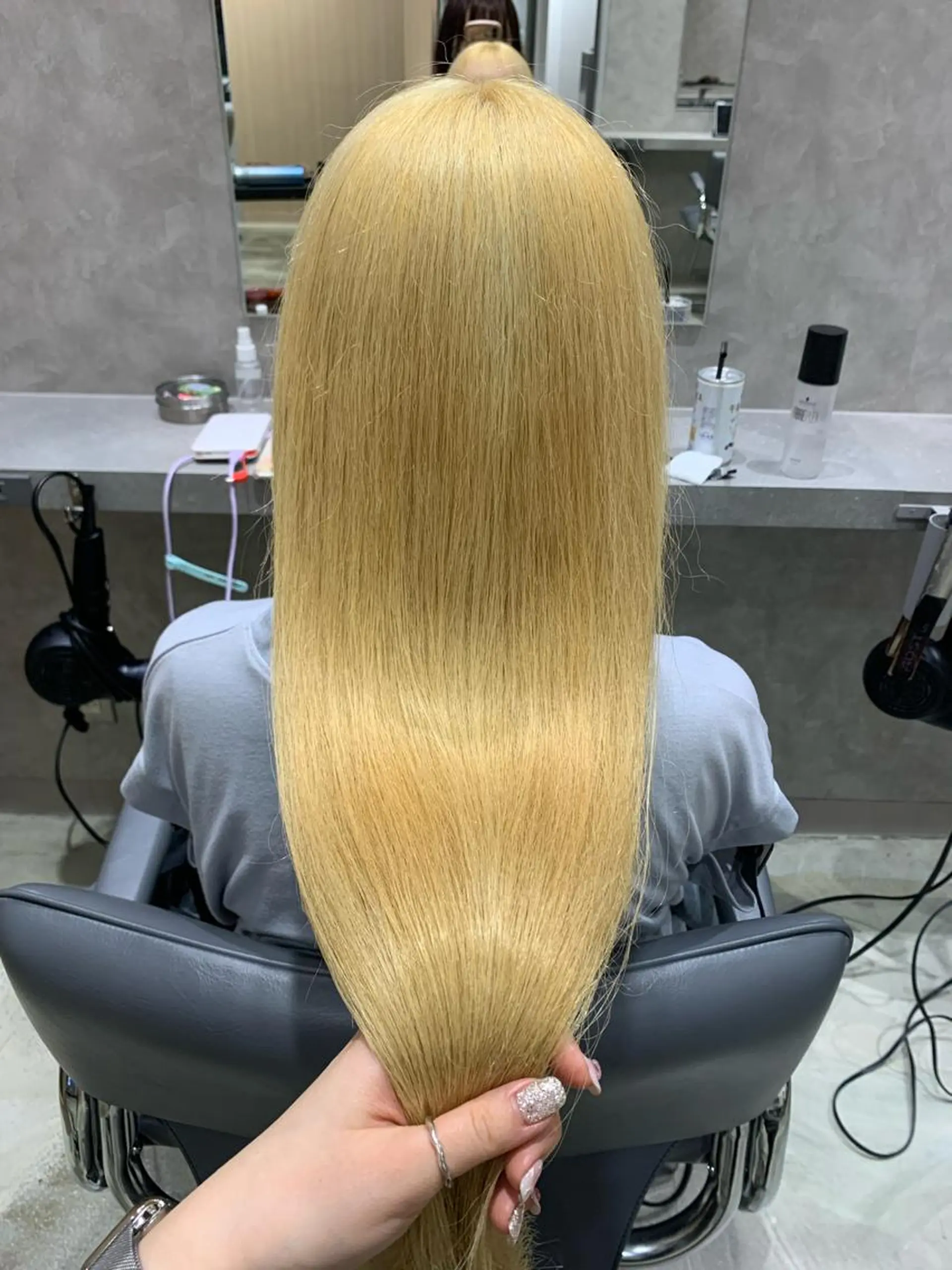 ロング カラー ヘアアレンジ ブリーチ ケアブリーチ ハイトーンカラー トリートメント ハッシュカット/韓国 レイヤー/Unaのヘアスタイル
