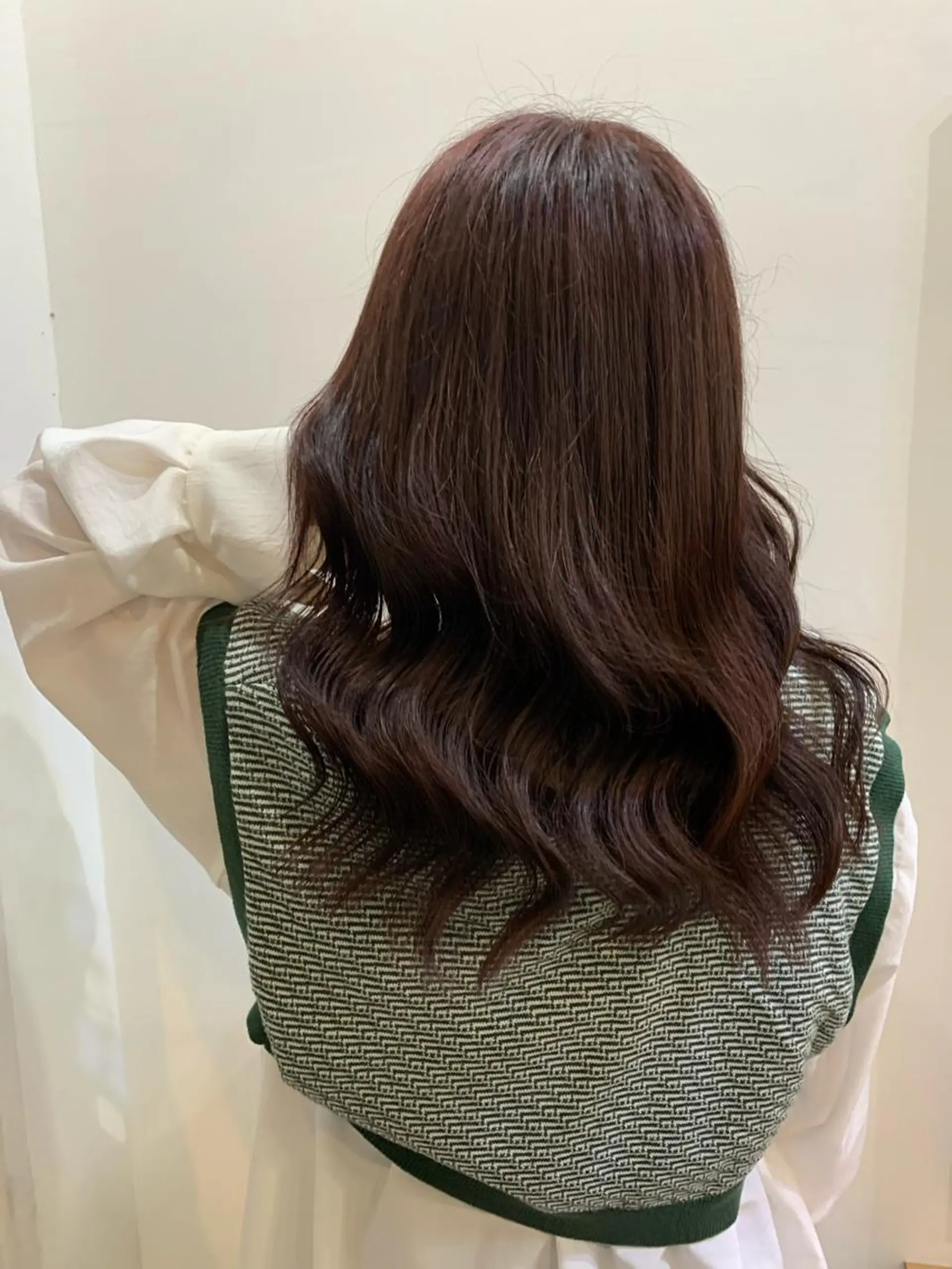 ミディアム カラー パーマ ヘアアレンジ メンズ キッズ ネイル マツエク・マツパ アイブロウ ブラウンカラー レッドカラー レッドブラウン カラーマツエク ブラウン ヘアカラー トリートメント 🤍韓国風/艶髪🤍 鳥越美羽のヘアスタイル