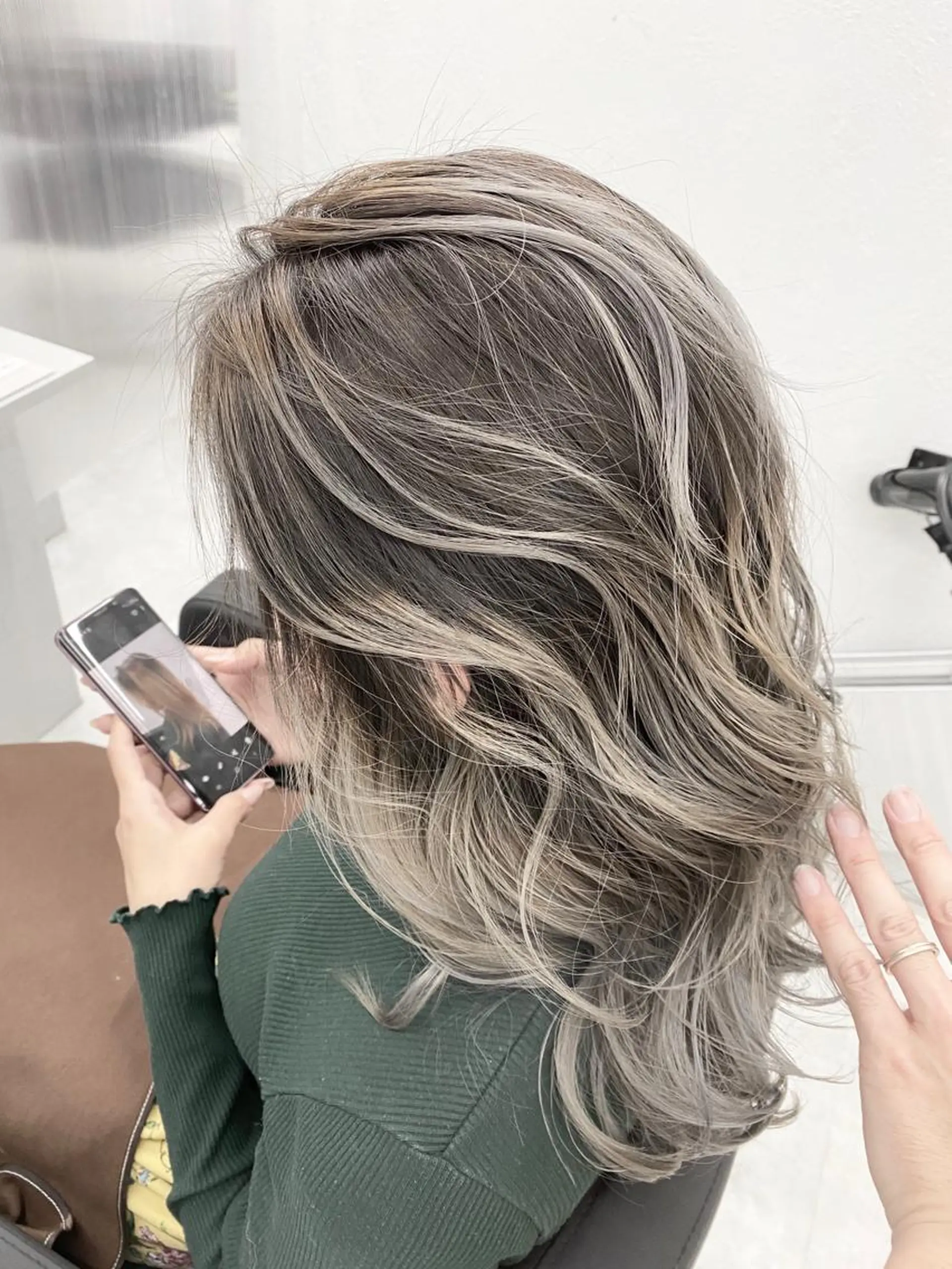 ロング カラー カット ヘアカラー トリートメント ミルクティーカラー 🌈店長クボのヘアスタイル
