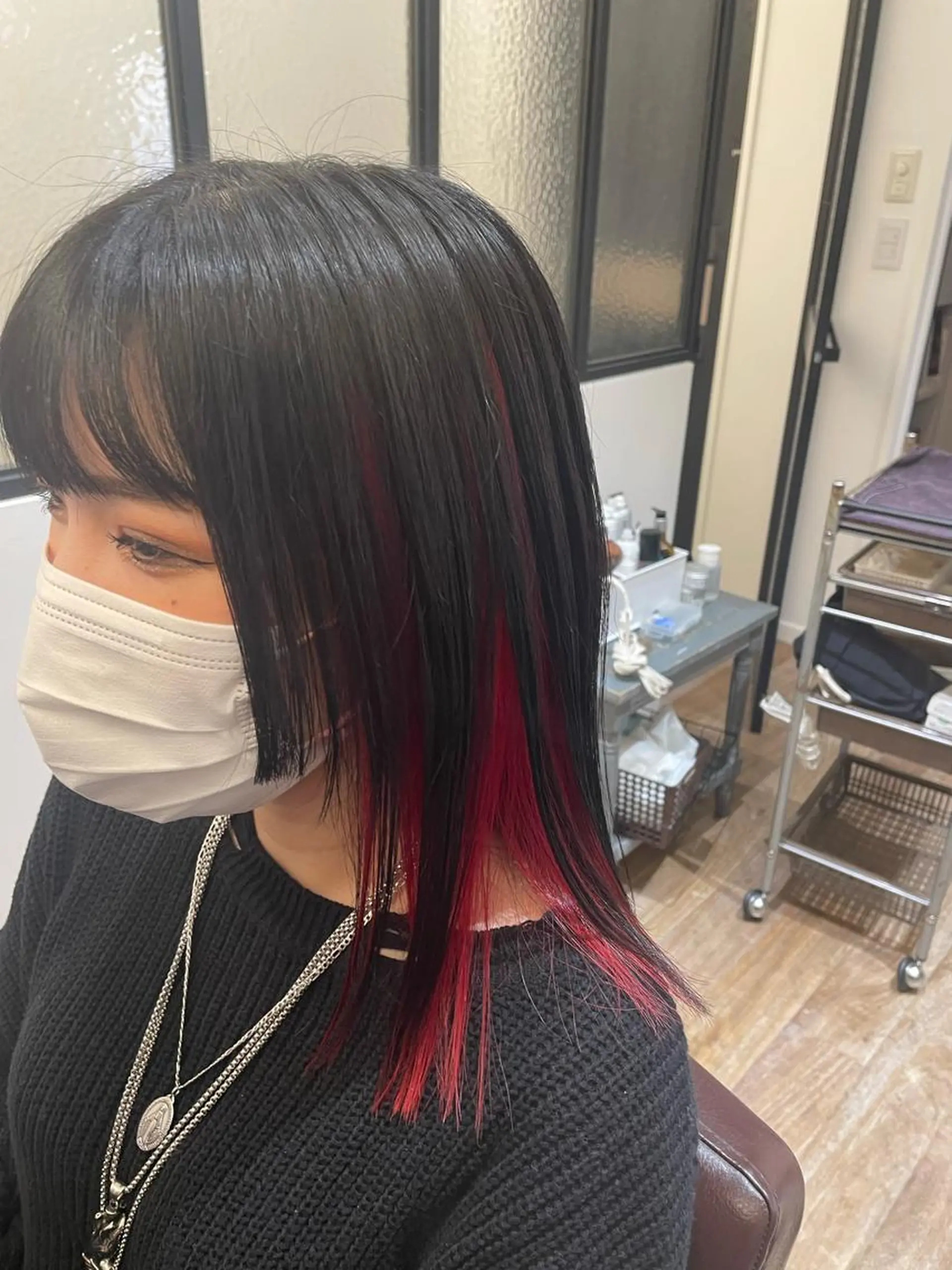 カラー 栗林 茉那のヘアスタイル