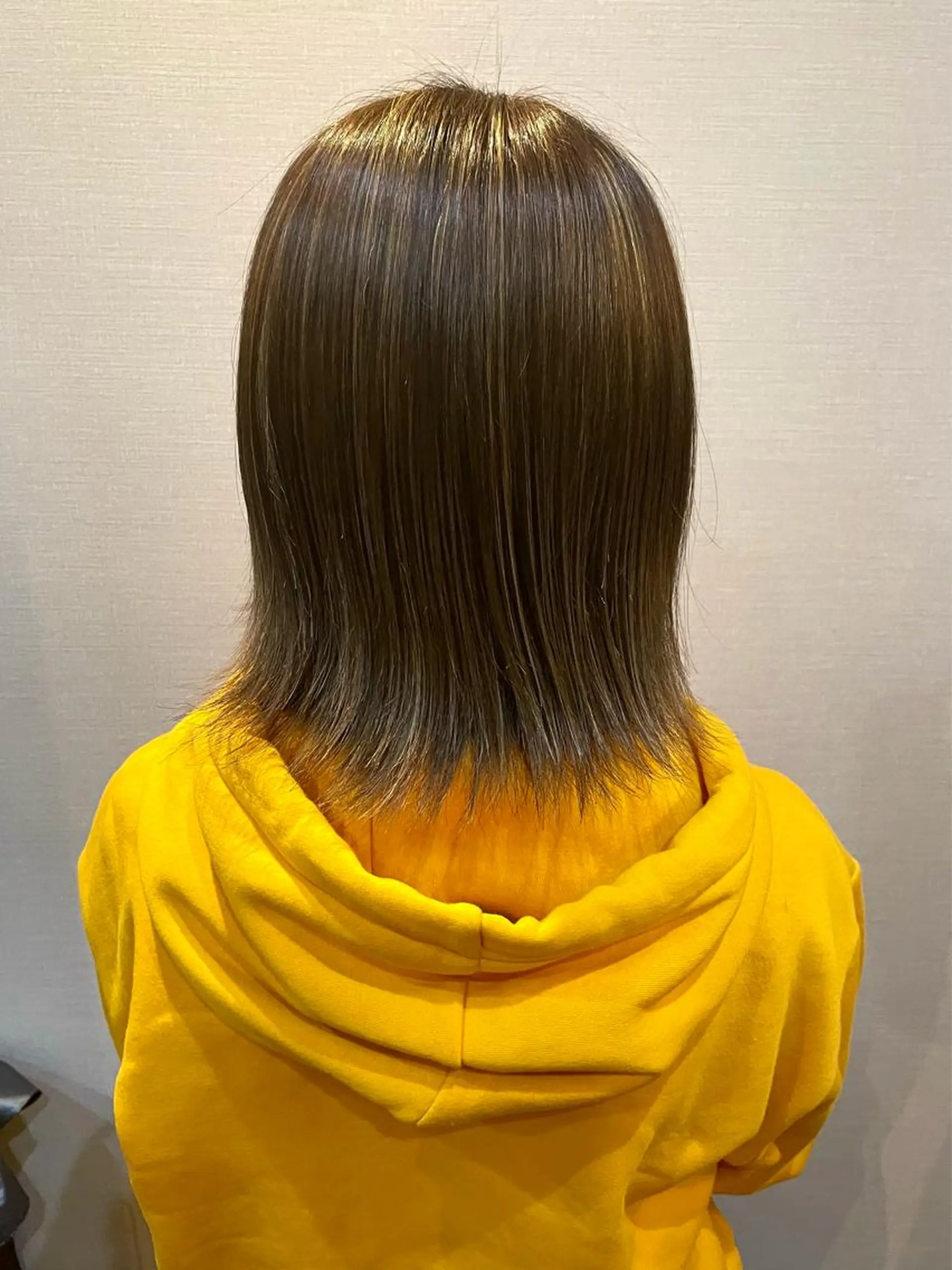 セミロング カラー 𝒌𝒚𝒐𝒌𝒂 🍀のヘアスタイル