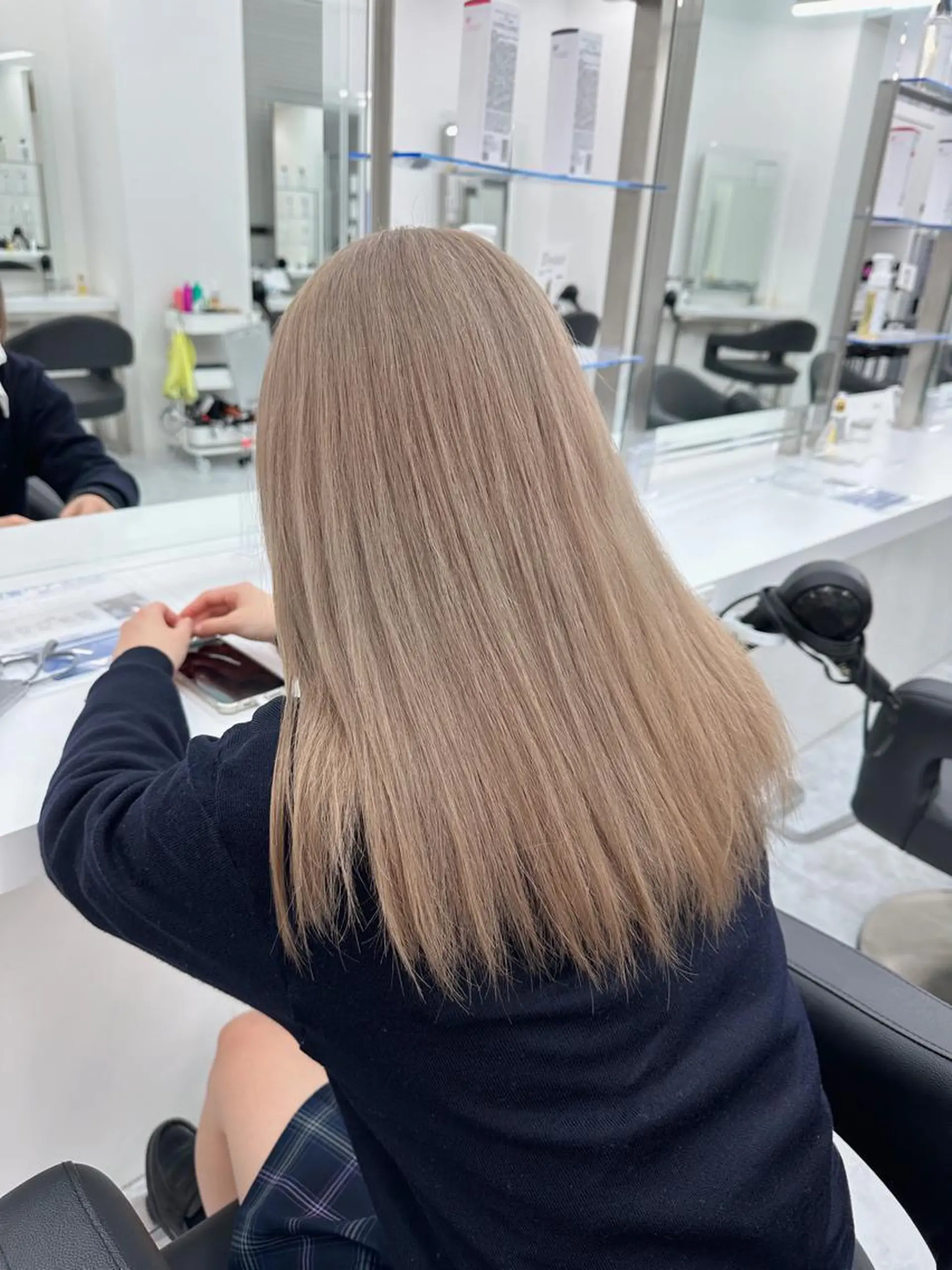 ミディアム カラー ヘアカラー トリートメント ヘッドスパ ヘアセット ケアブリーチ 韓国レイヤーKYONのヘアスタイル