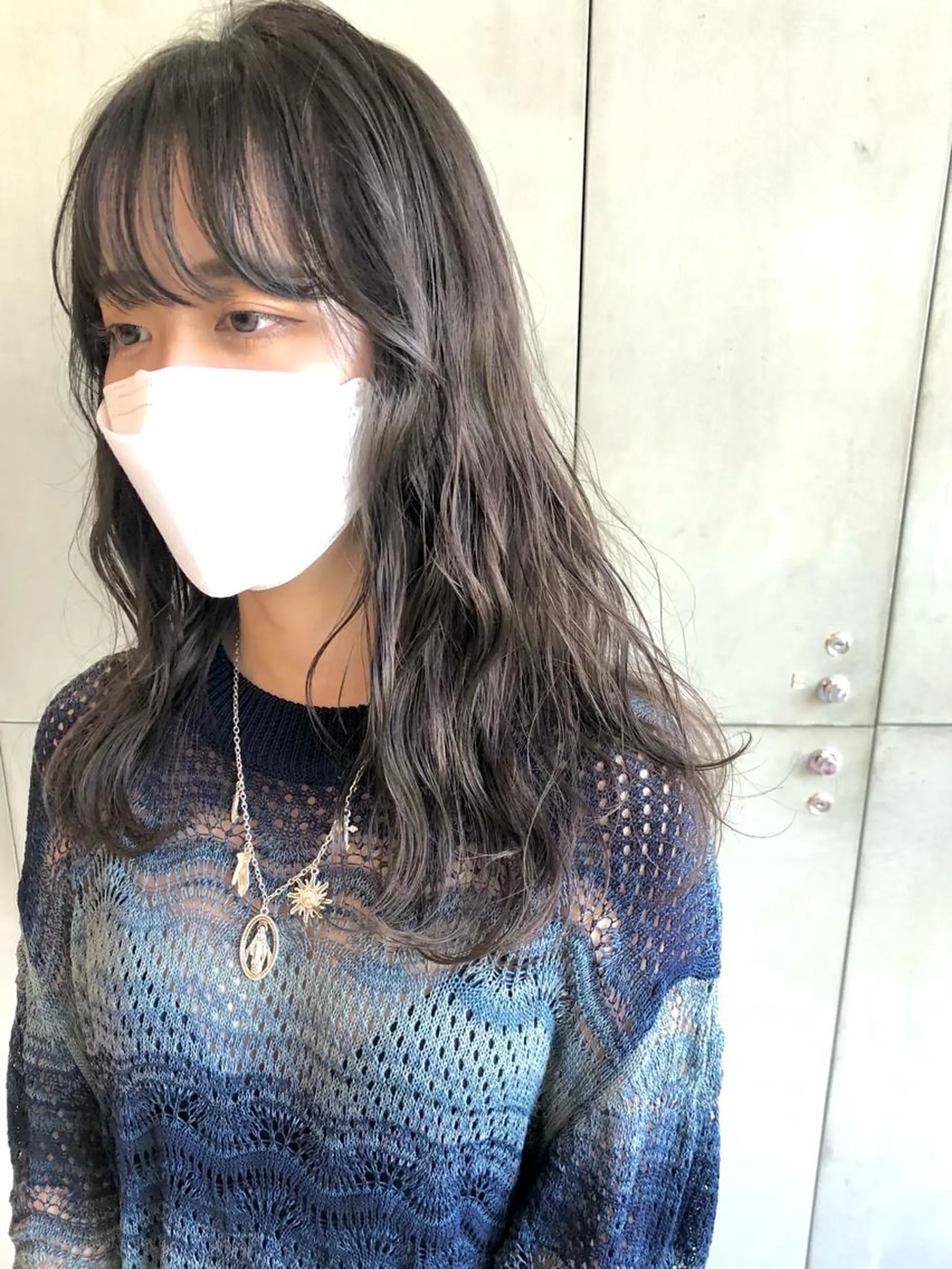 セミロング カラー ダークグレー ダークグレージュ グレージュ 古屋 花織のヘアスタイル