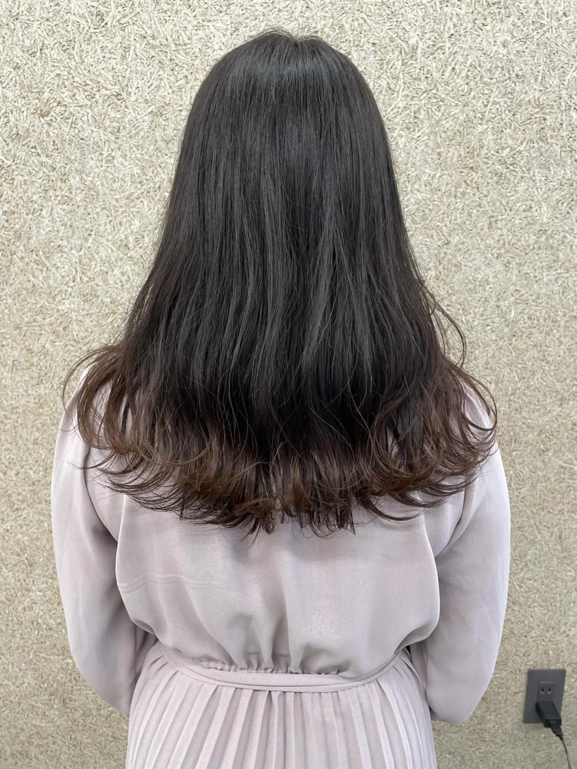 セミロング 韓国風レイヤー ハイトーンRYOTAのヘアスタイル