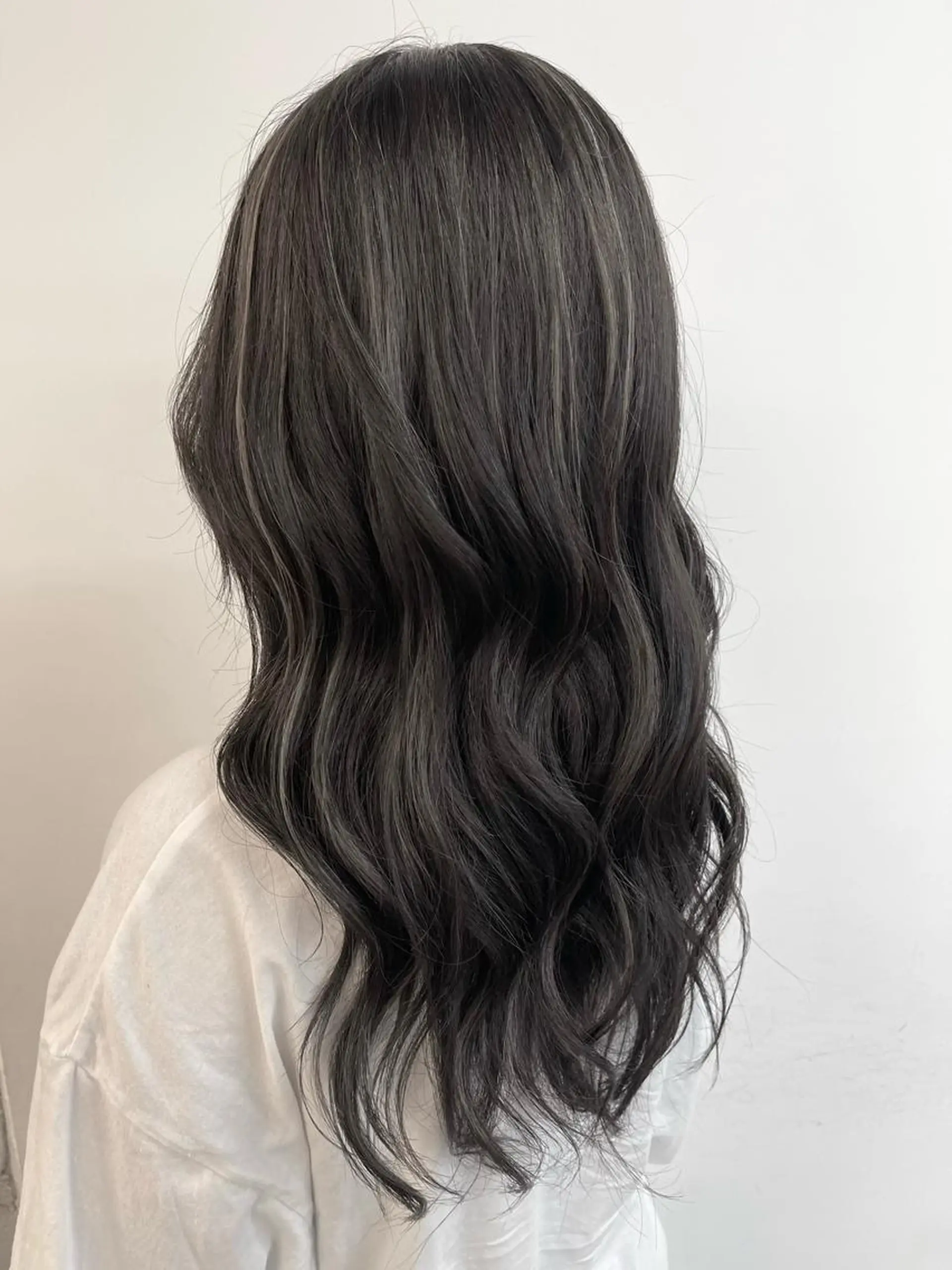 ロング カラー ヘアアレンジ FONS 🤍yurika🤍のヘアスタイル