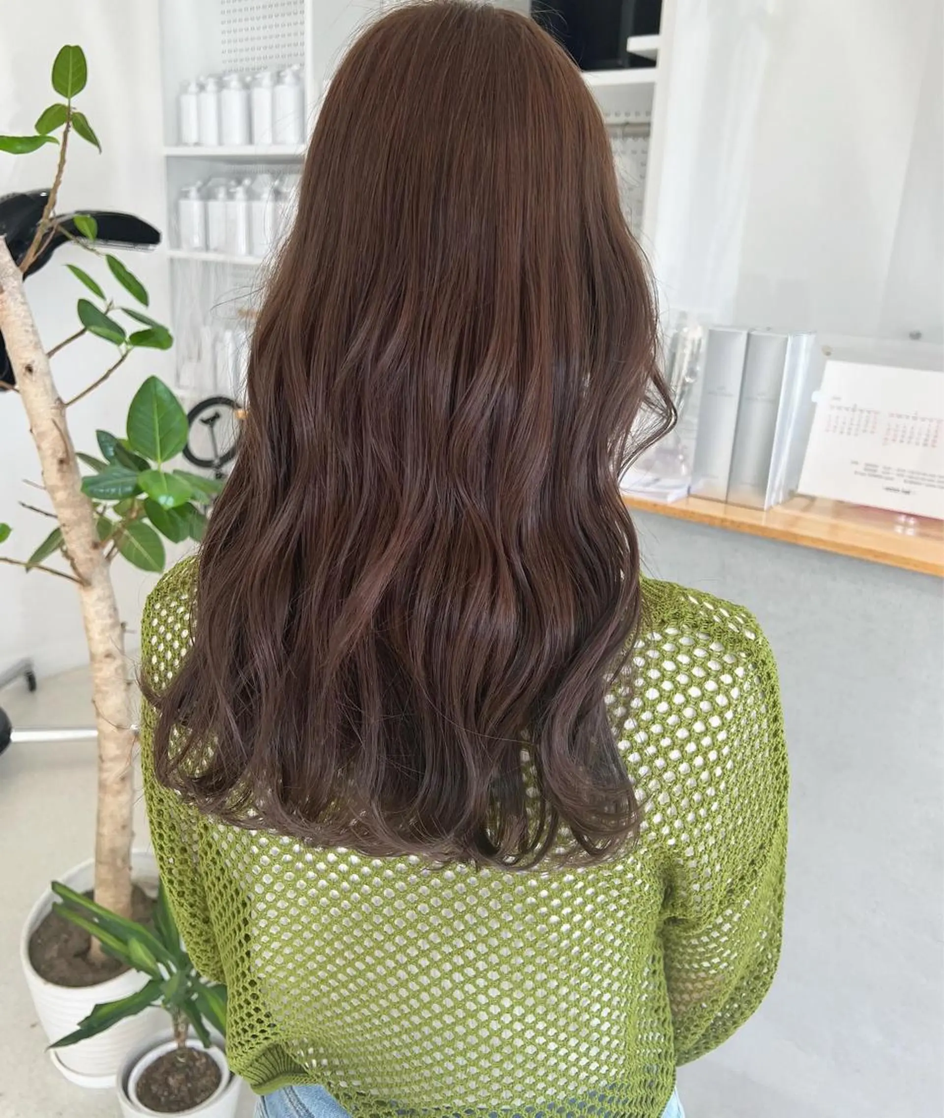 ロング アッシュ ヘアカラー カドムラ モエのヘアスタイル