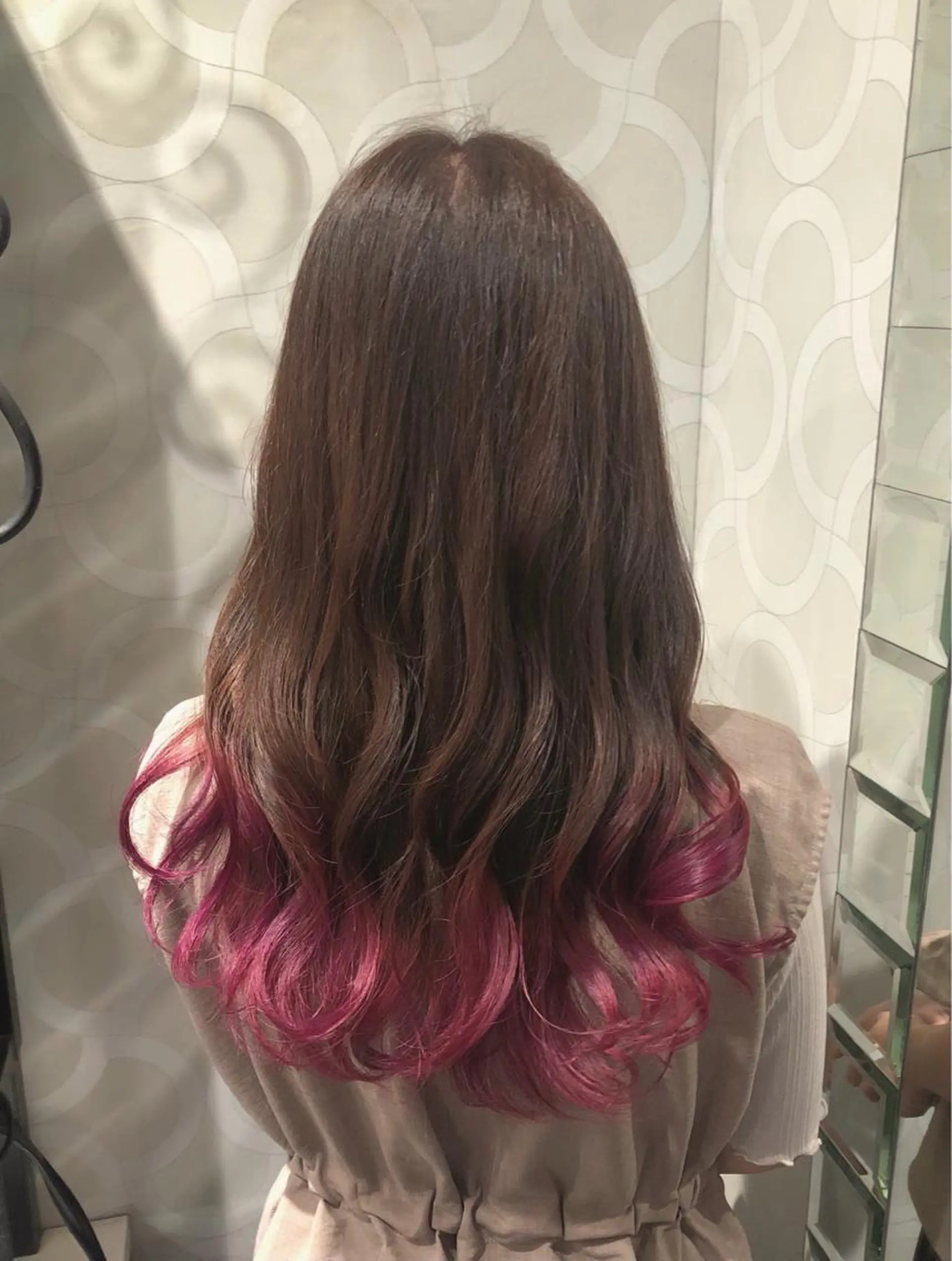 ロング カラー ブラウンカラー グラデーションカラー ピンクカラー ピンクブラウン 艶髪モテヘア ♡tomimaのヘアスタイル