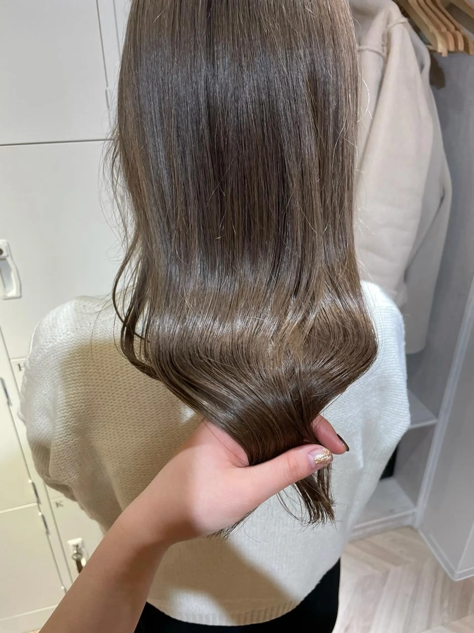 セミロング カラー yohaku misakiのヘアスタイル