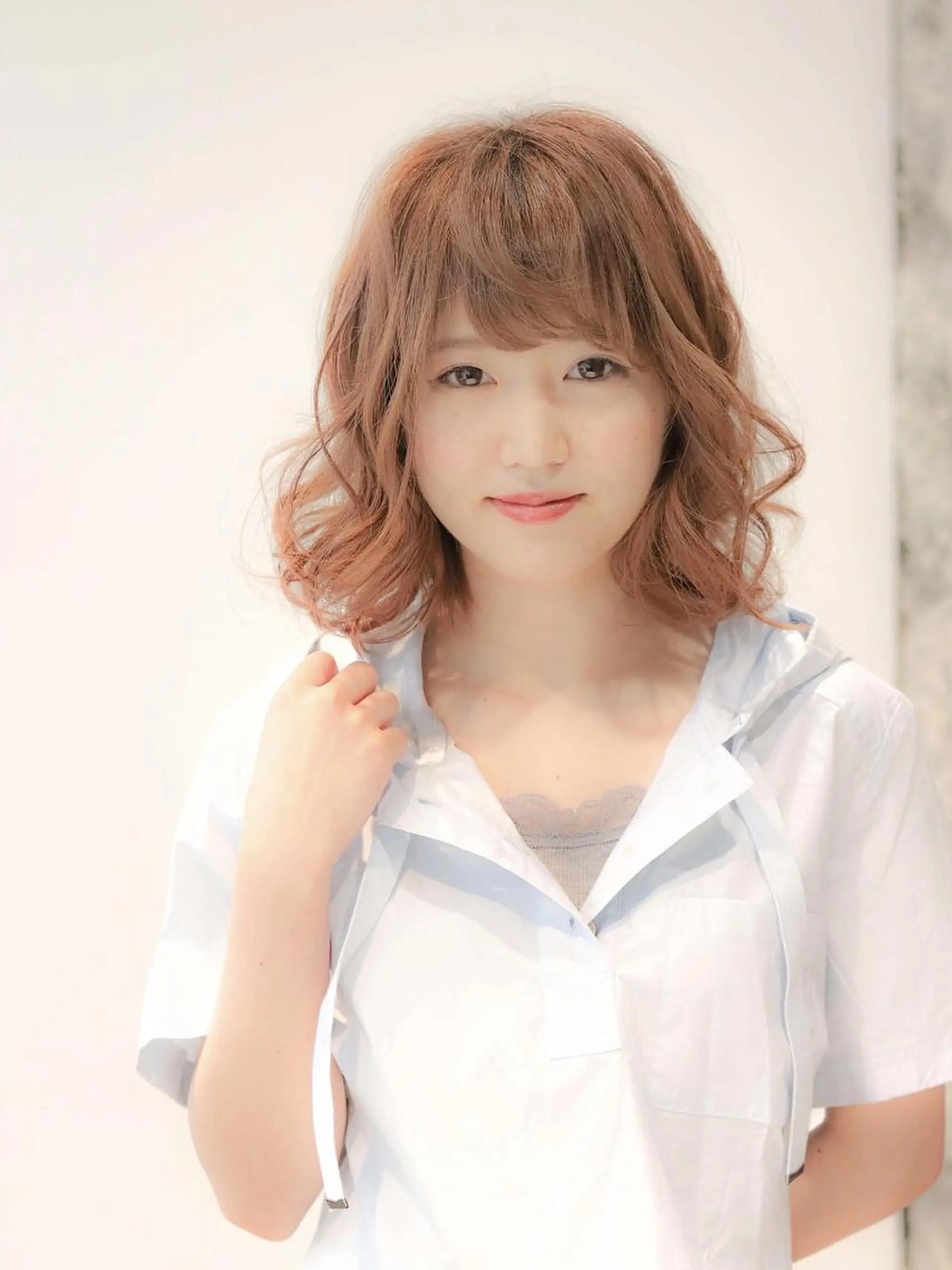 ミディアム カット ヘアカラー パーマ トリートメント 髪質改善🌈縮毛矯正 荻原　達矢のヘアスタイル