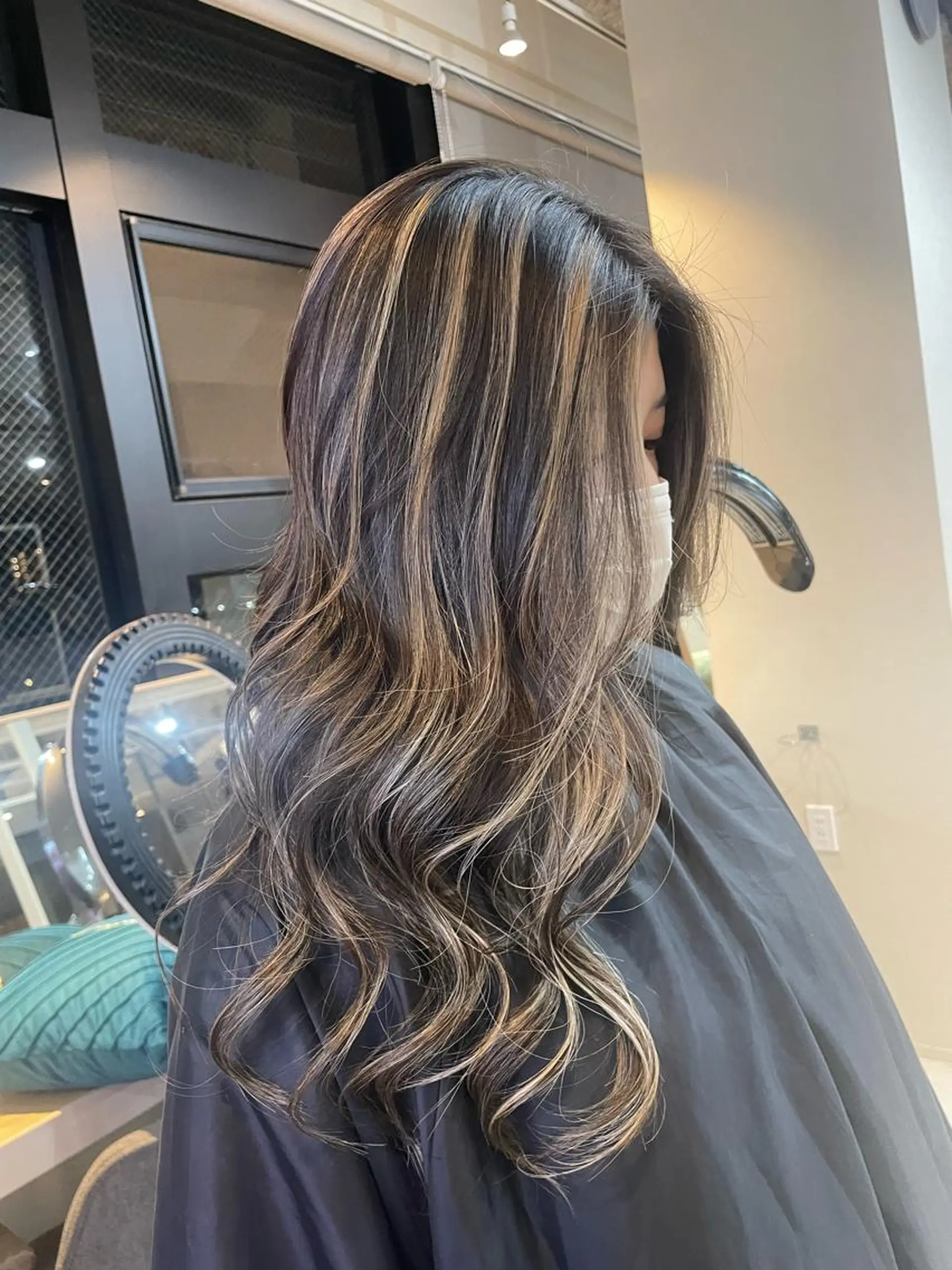 セミロング カラー ハイライトカラー ハイライト Lia所属・皆木 智晴のヘアスタイル