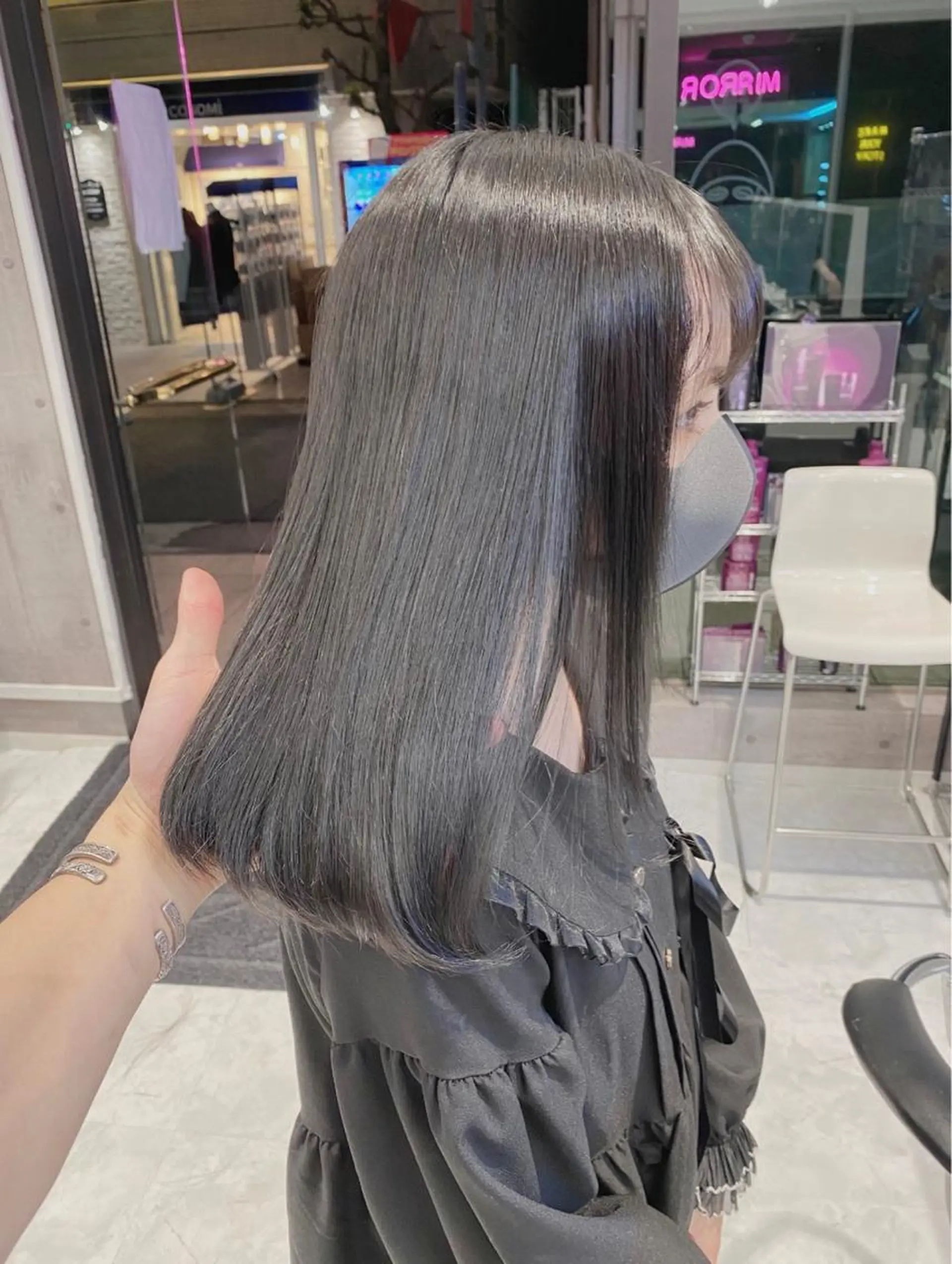セミロング カラー 透明感カラー ヘアカラー トリートメント ヘアセット ブリーチ特化/レイヤ ーカット🥀マサルのヘアスタイル