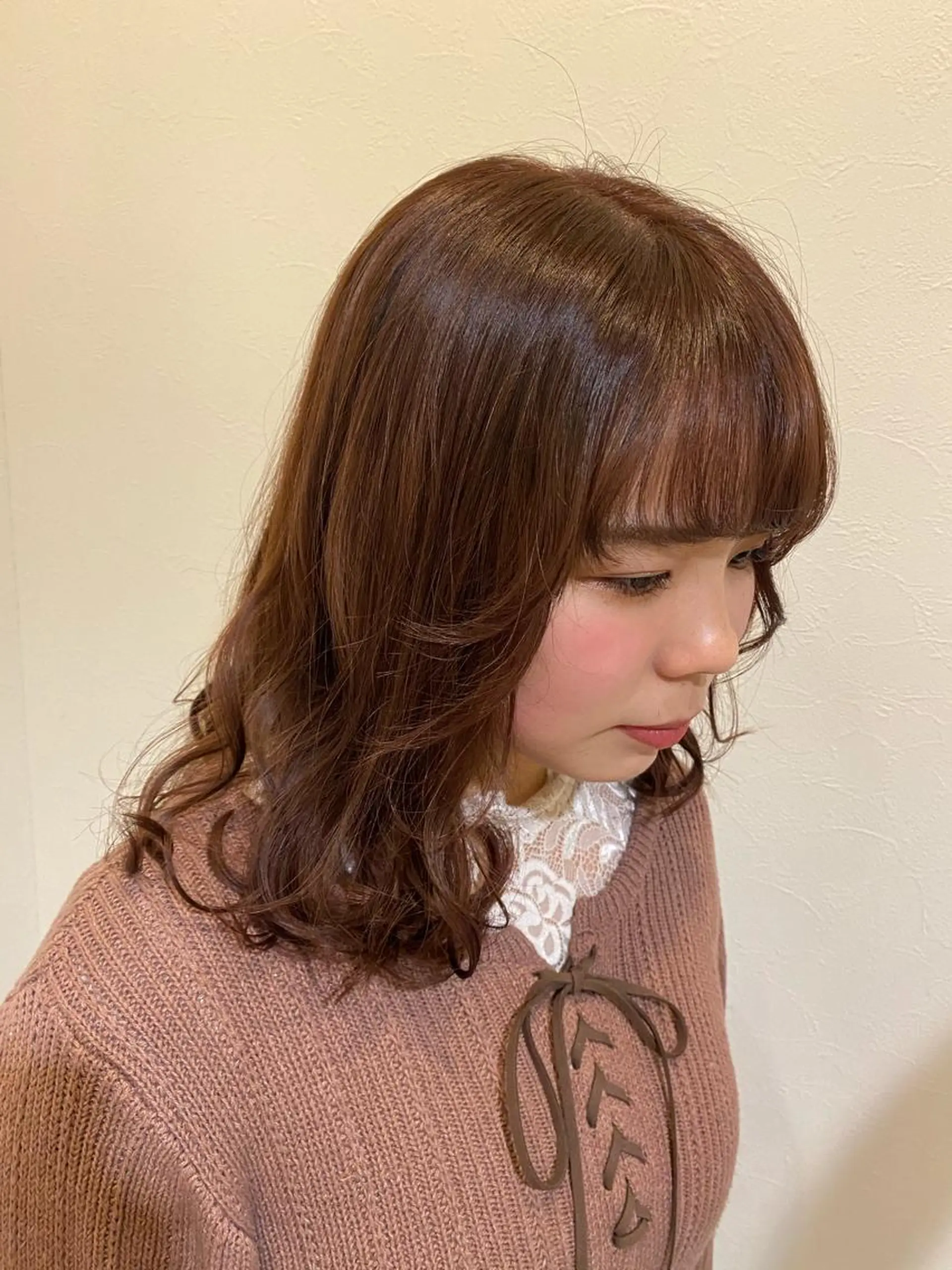 ミディアム カラー 伊藤 康乃のヘアスタイル