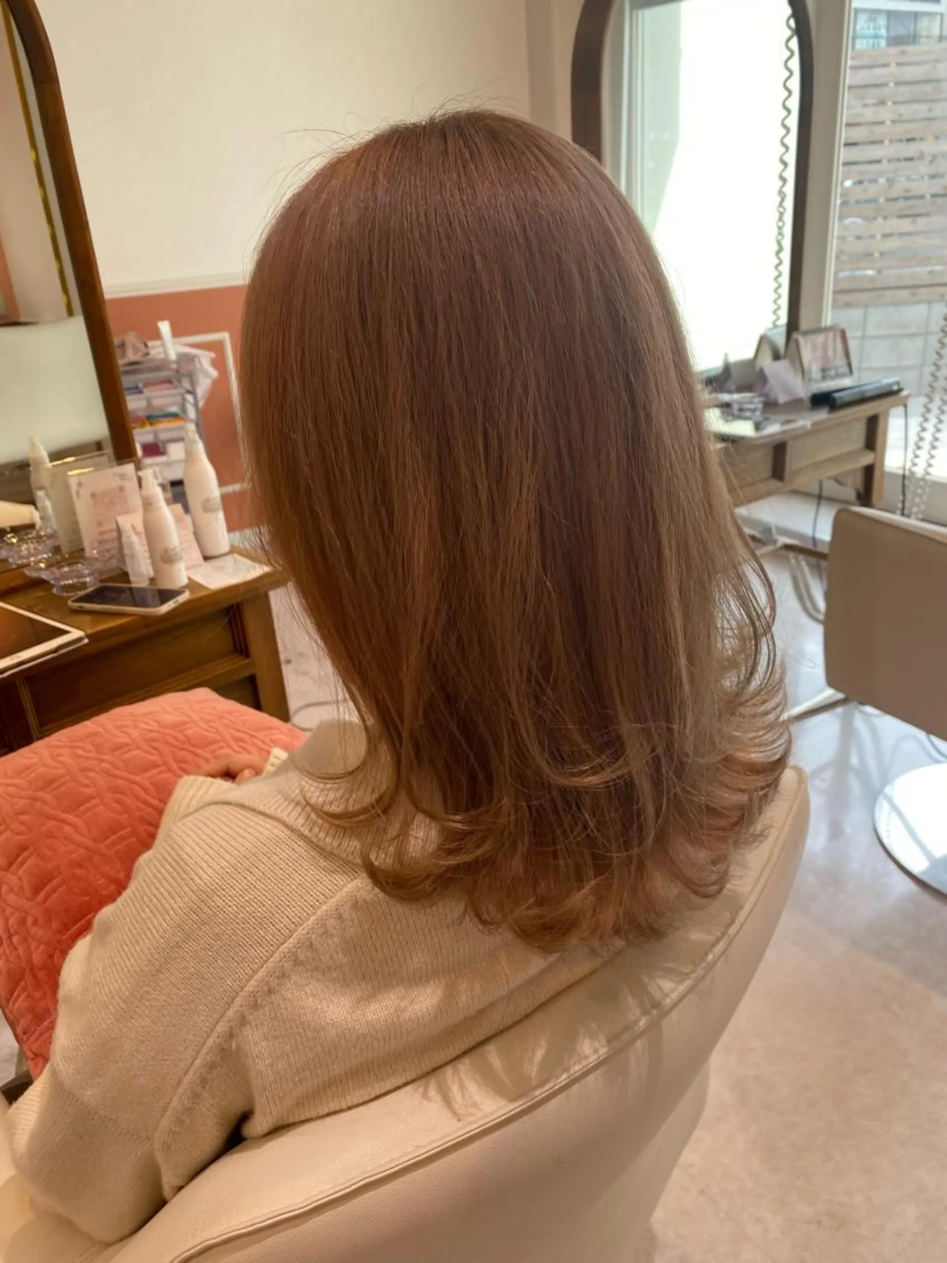 ミディアム カラー カット ヘアカラー 梛木 唯のヘアスタイル