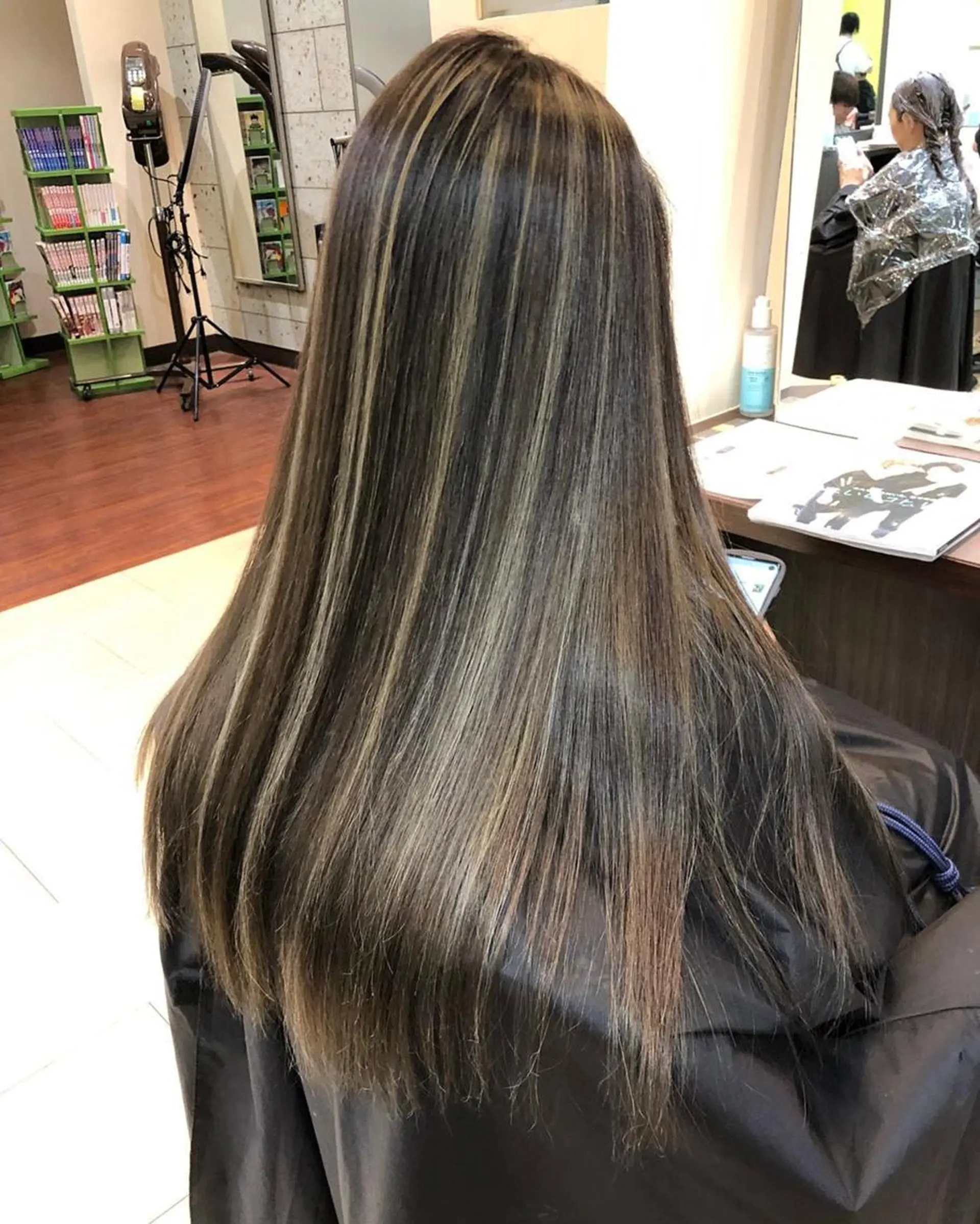 ショート カラー パーマ ヘアアレンジ メンズ メンズバレイヤージュ メンズブリーチ メンズハイライト メンズハイトーン メンズインナーカラー yasu ヤスのヘアスタイル
