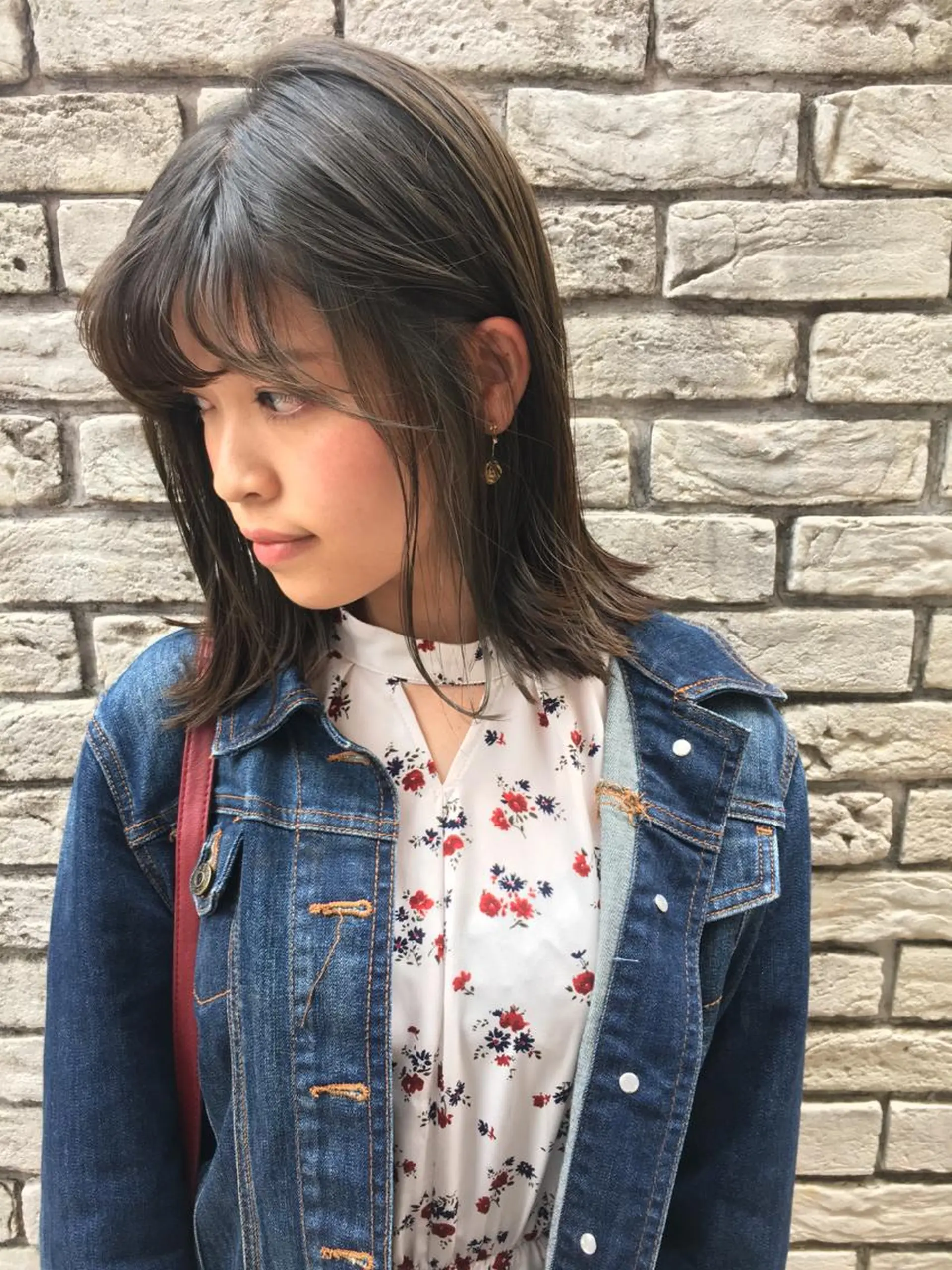 ミディアム カラー オリーブカラー レイヤーカット BLend 渋谷のヘアスタイル
