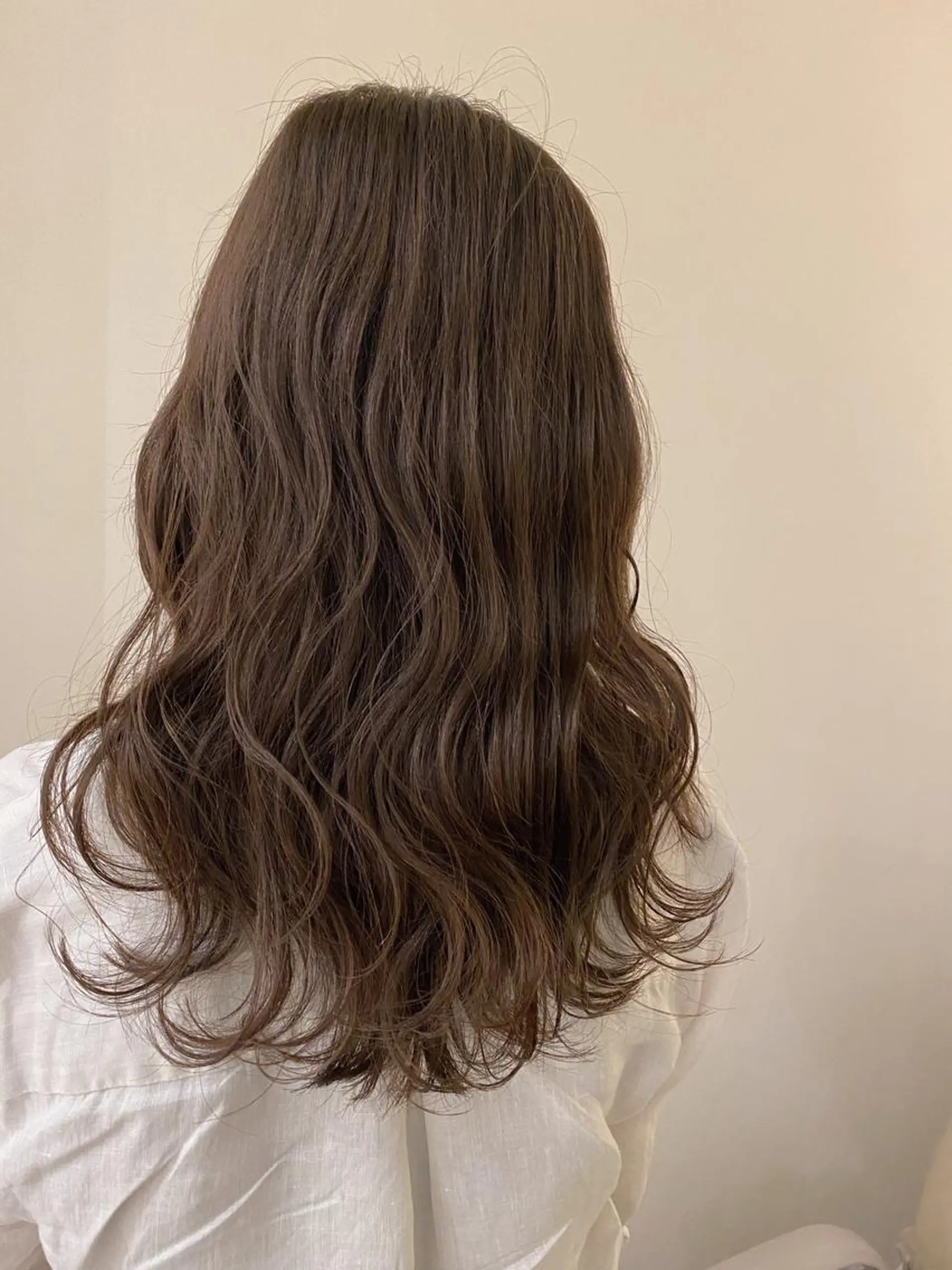 ロング アッシュ アッシュグレー カット ヘアカラー トリートメント 鈴木 奈波のヘアスタイル