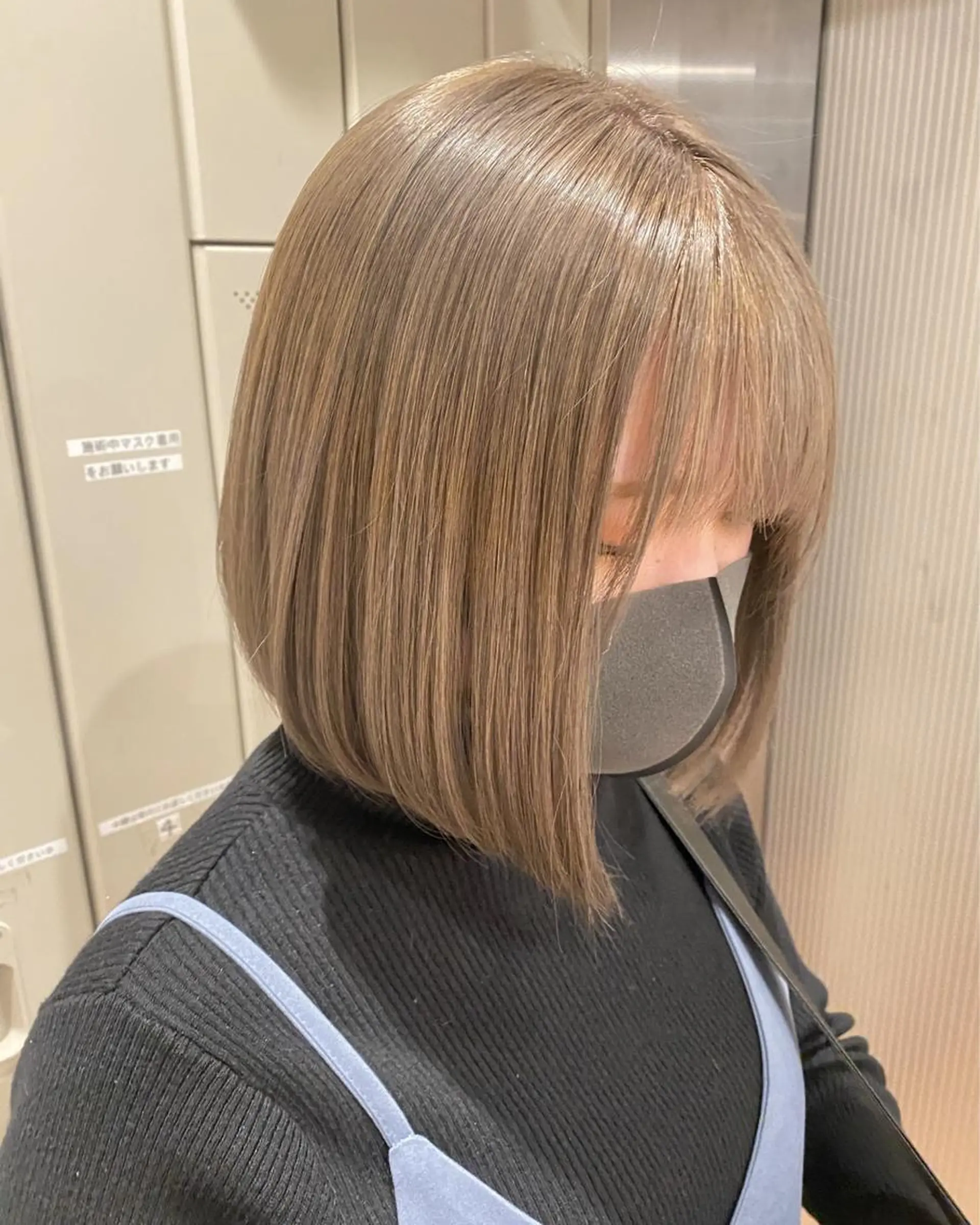 ミディアム カラー ヘアカラー 韓国ヘア顔周りカット 艶髪ベージュtamaのヘアスタイル