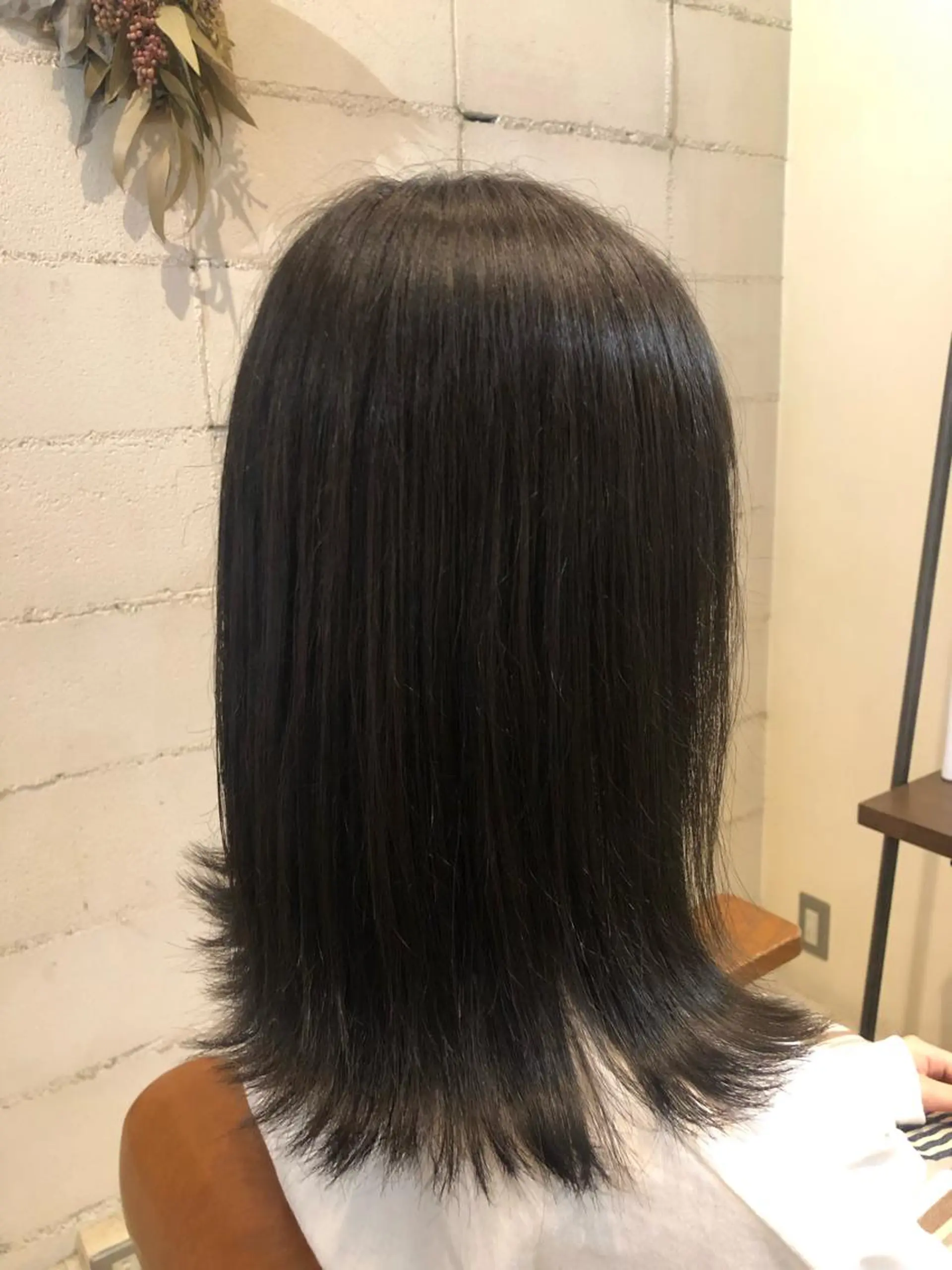 ミディアム カラー ダークグレー ダークグレージュ グレージュ ヘアカラー ひろせ かなのヘアスタイル
