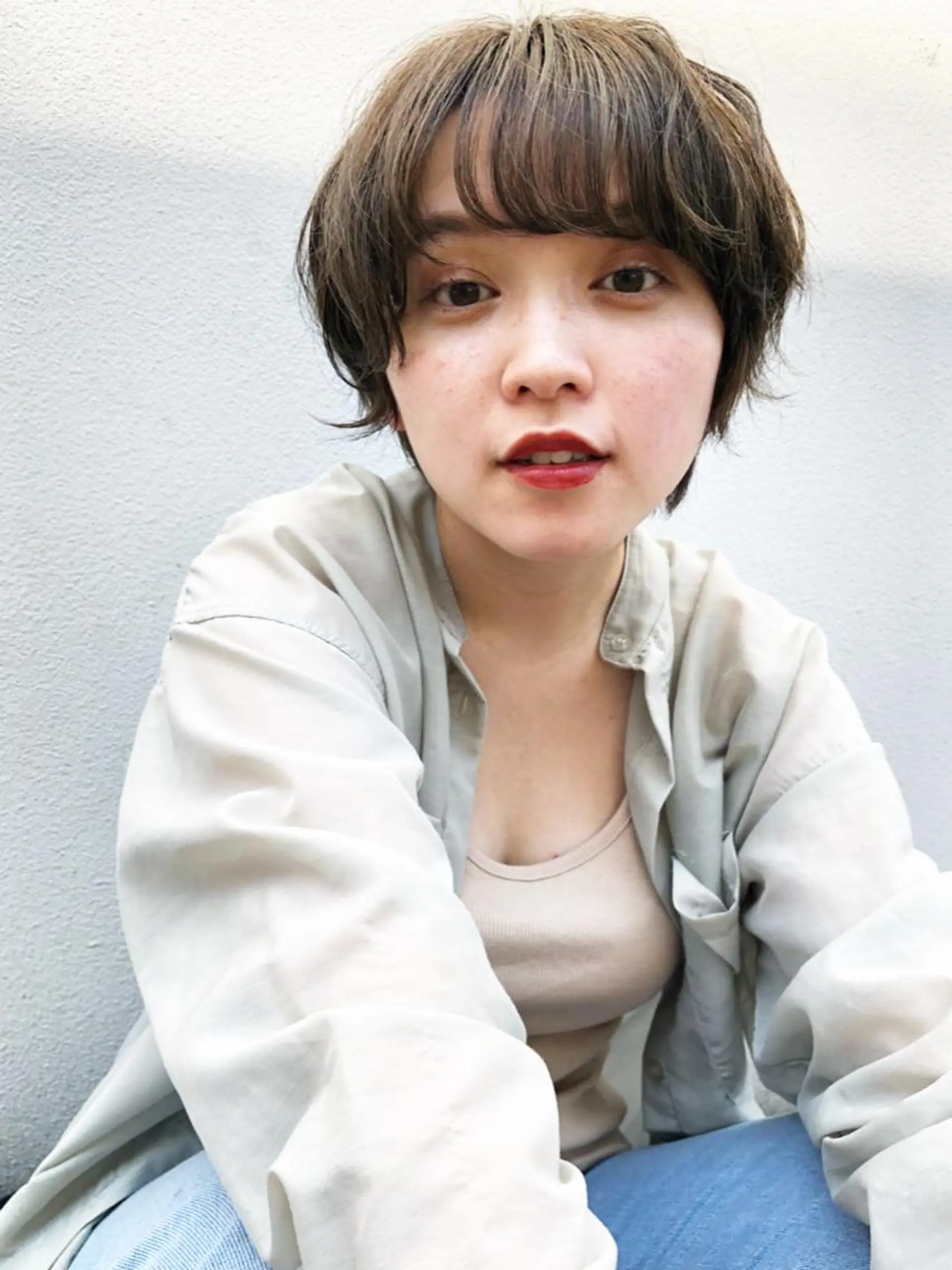 ショート カラー パーマ 外ハネヘア カット トリートメント 坂田 友梨奈のヘアスタイル
