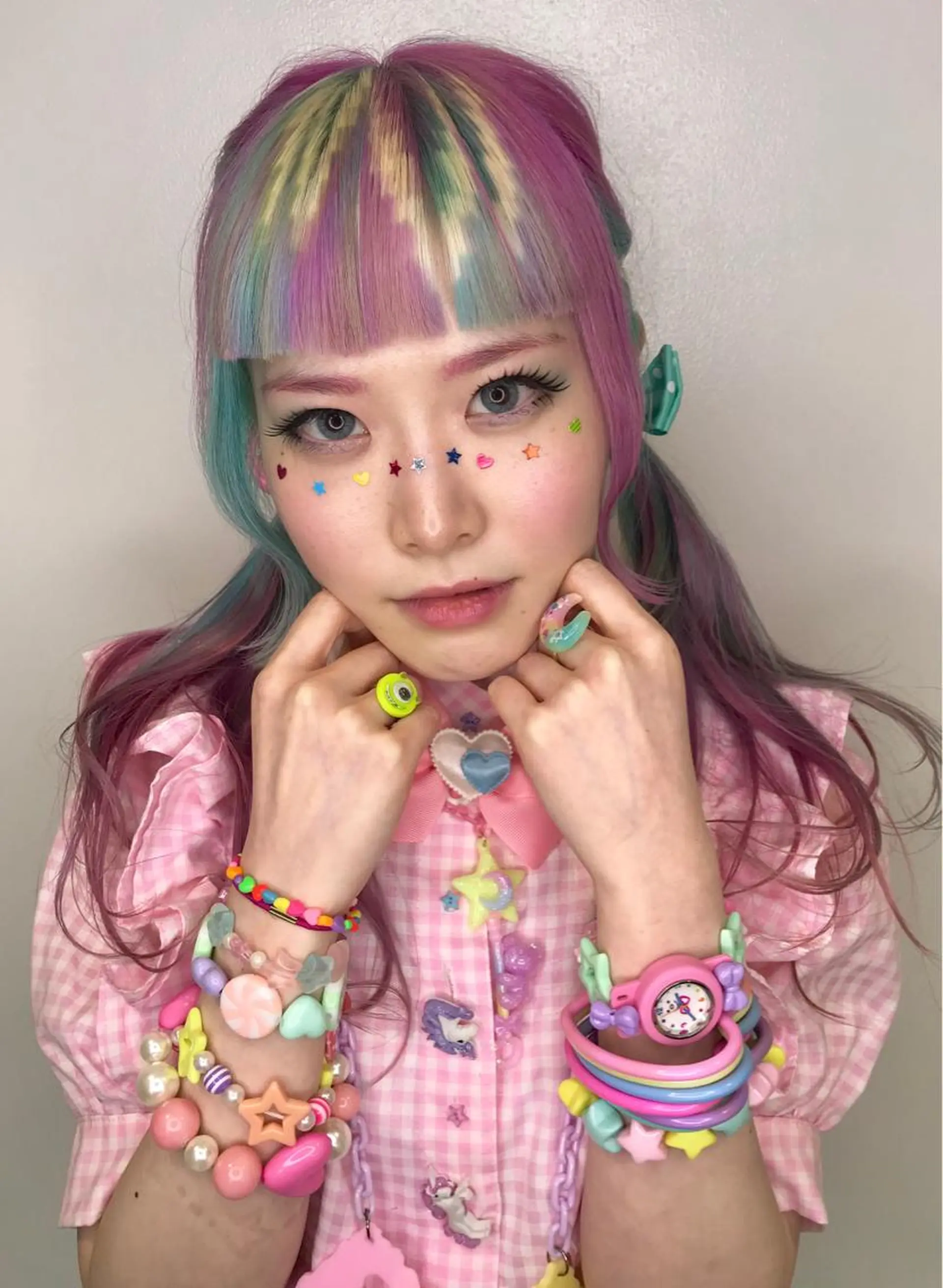 ロング カラー 森本 笑のヘアスタイル