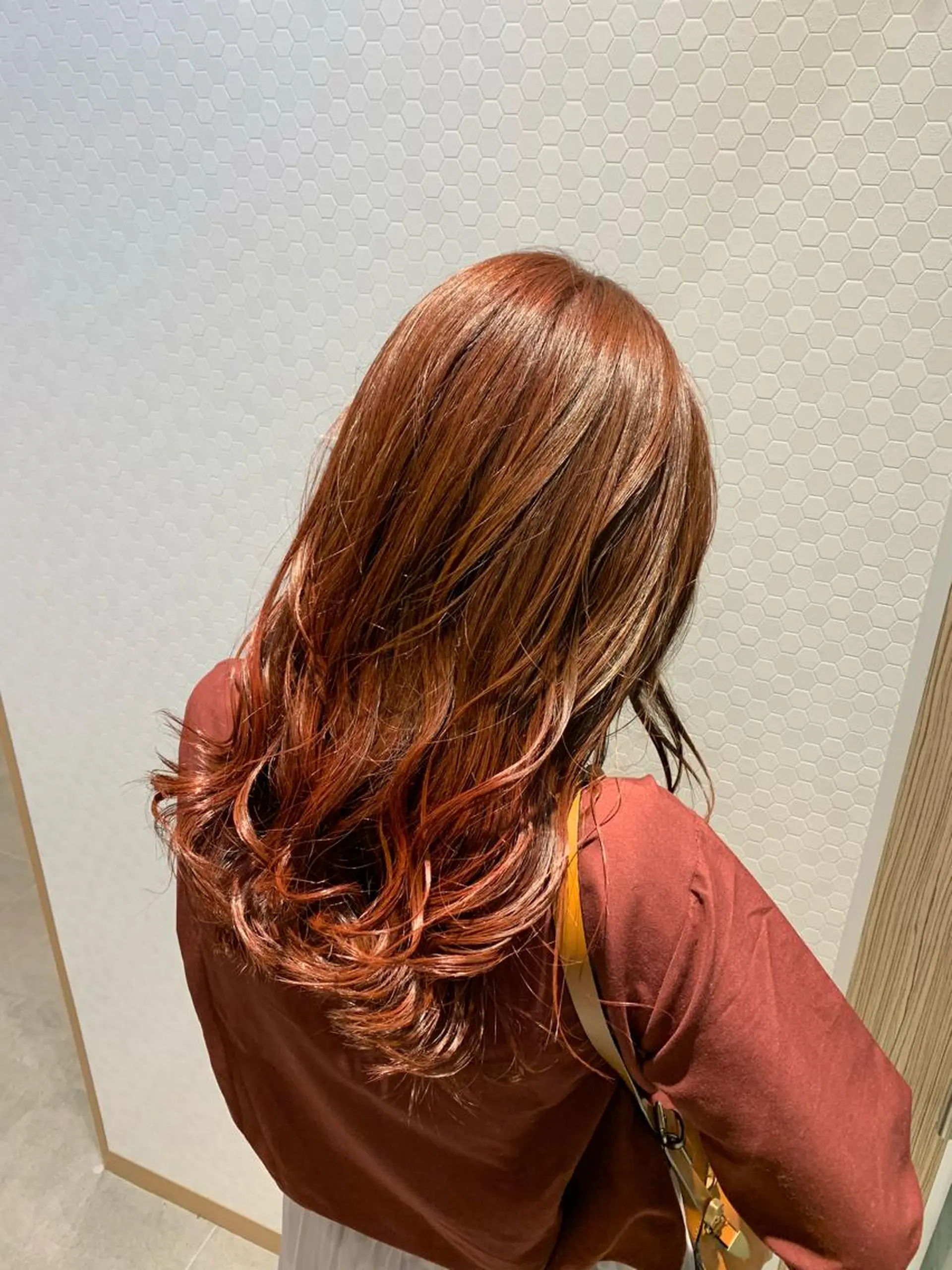 ロング カラー グラデーションカラー レッドカラー 大橋 一智のヘアスタイル