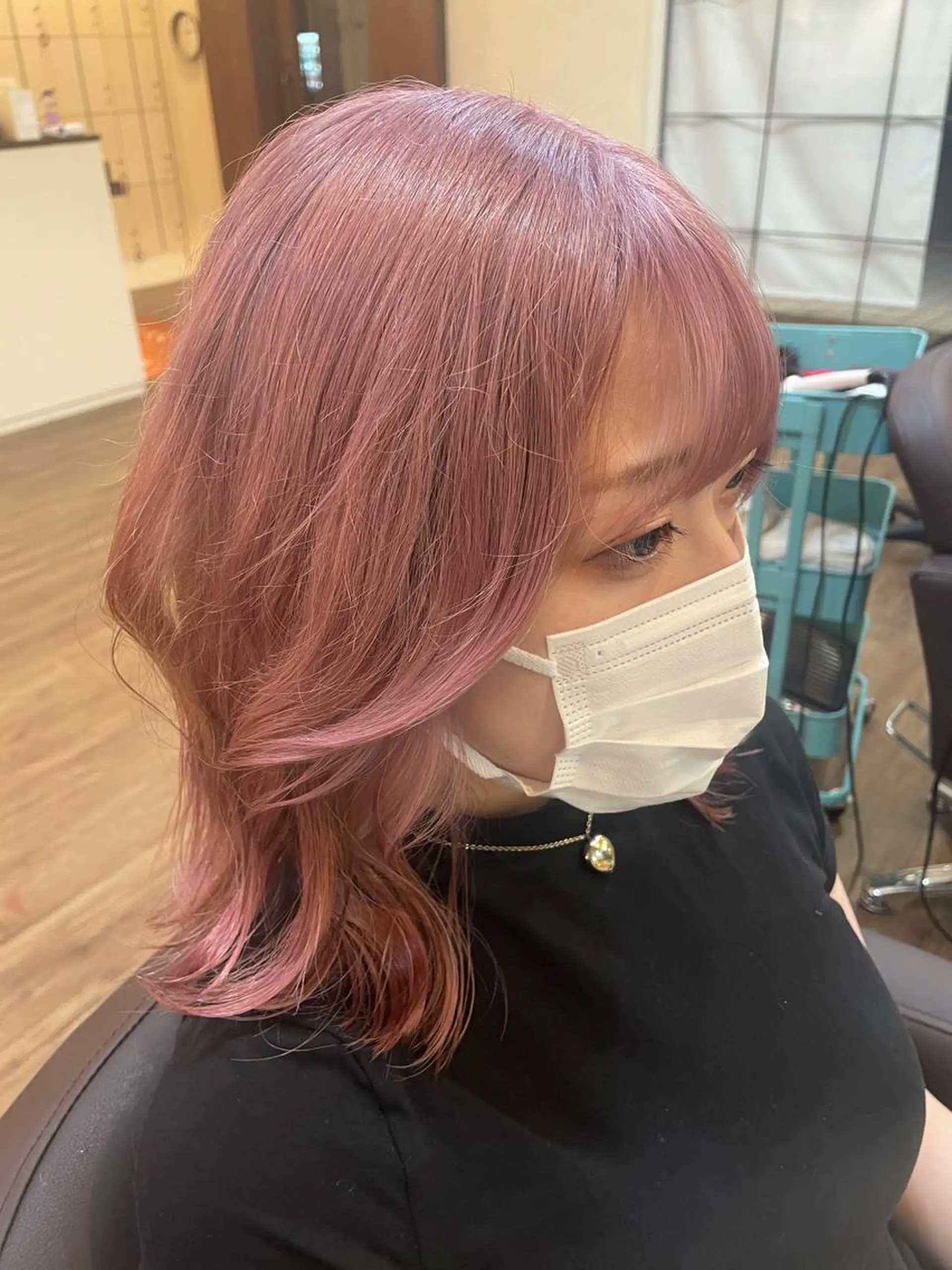 ミディアム カラー ヘアカラー トリートメント 前川 万都里のヘアスタイル