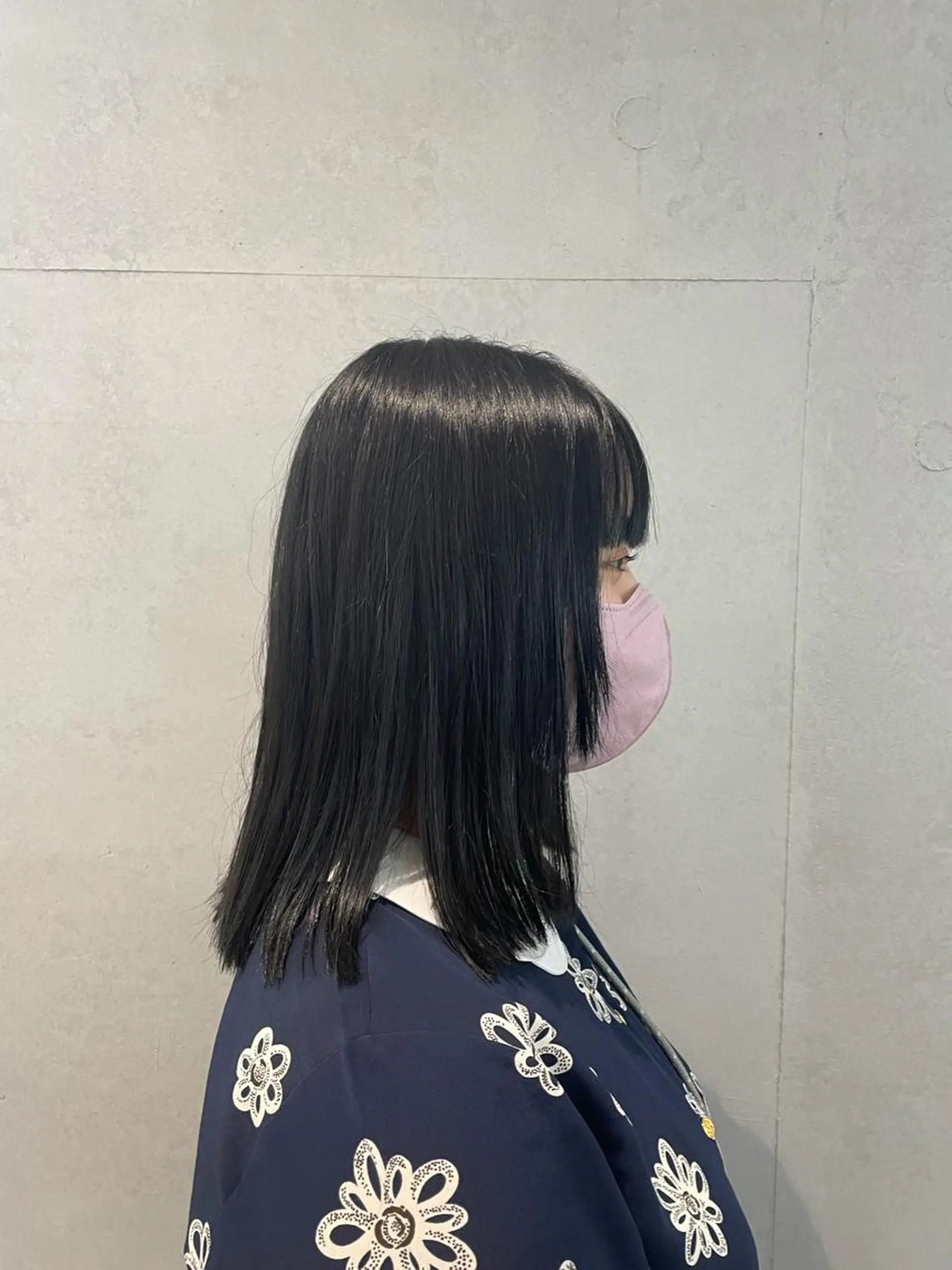 ミディアム カラー IO イオリのヘアスタイル